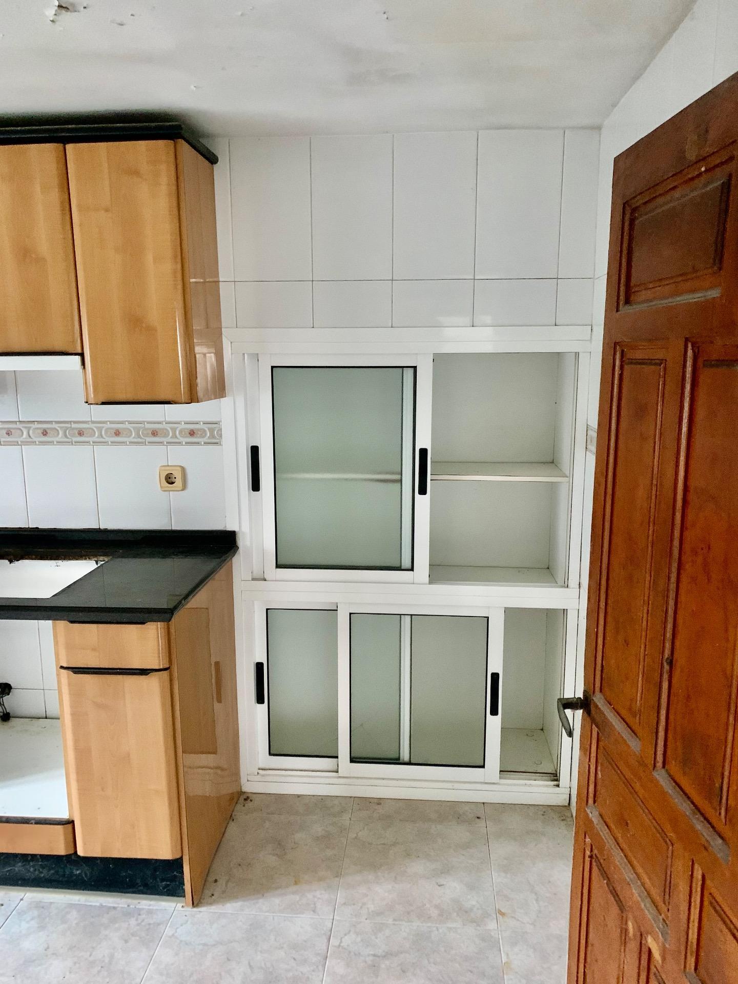 TRADICIONAL CASA A REHABILITAR DE 8 HABITACIONES EN VALLE DE LAS NAVAS + terreno 1116mtrs. urbano