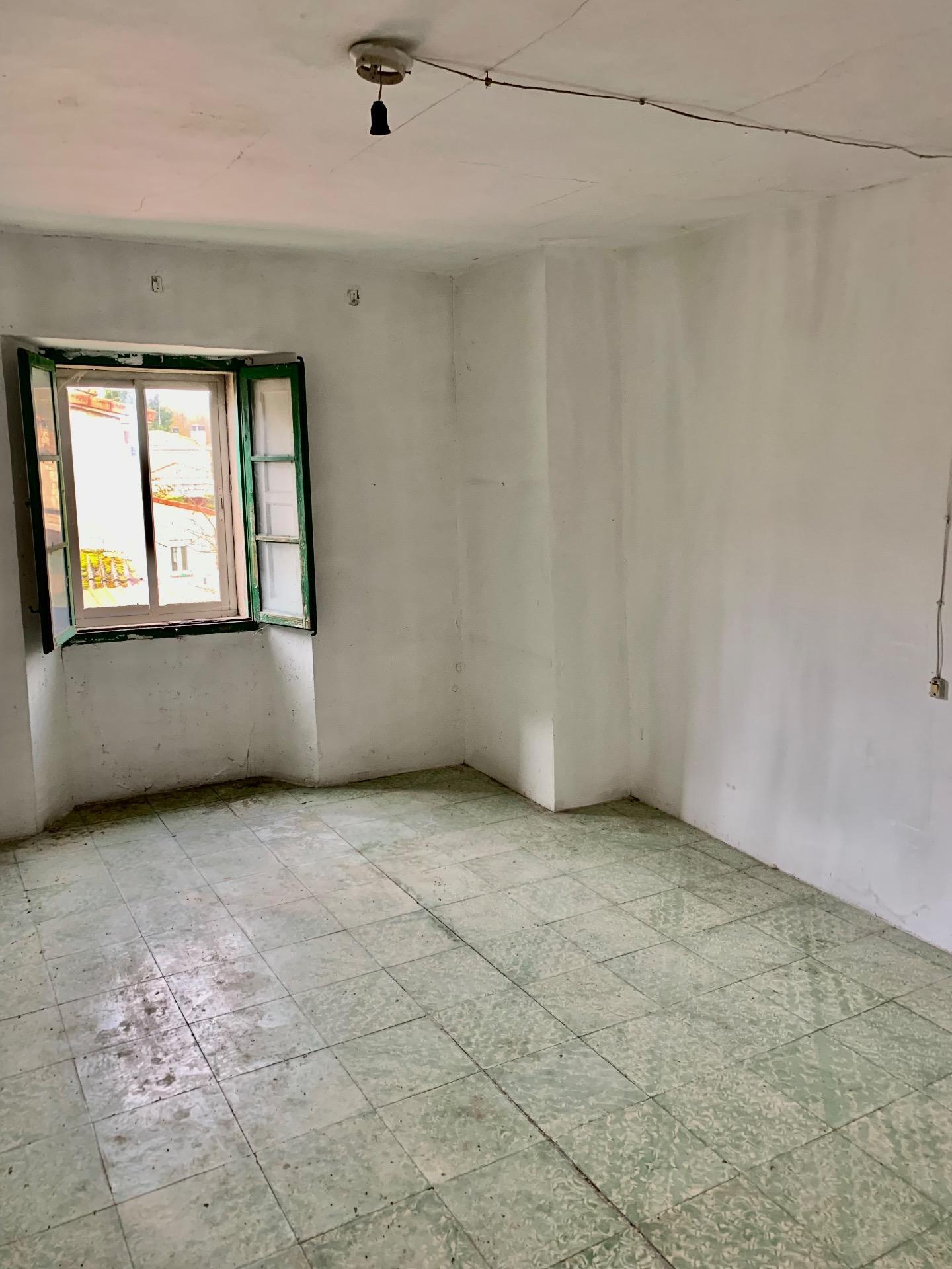 TRADICIONAL CASA A REHABILITAR DE 8 HABITACIONES EN VALLE DE LAS NAVAS + terreno 1116mtrs. urbano