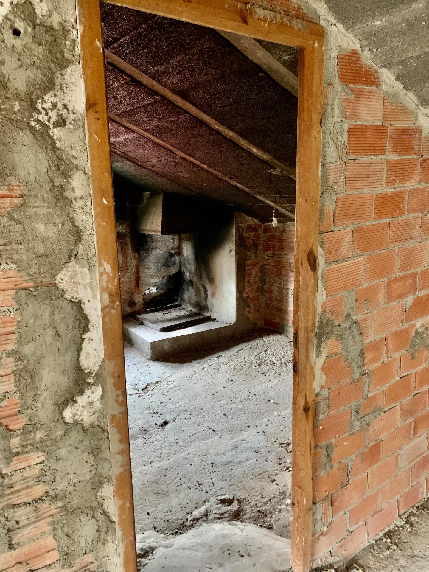 TRADICIONAL CASA A REHABILITAR DE 8 HABITACIONES EN VALLE DE LAS NAVAS + terreno 1116mtrs. urbano