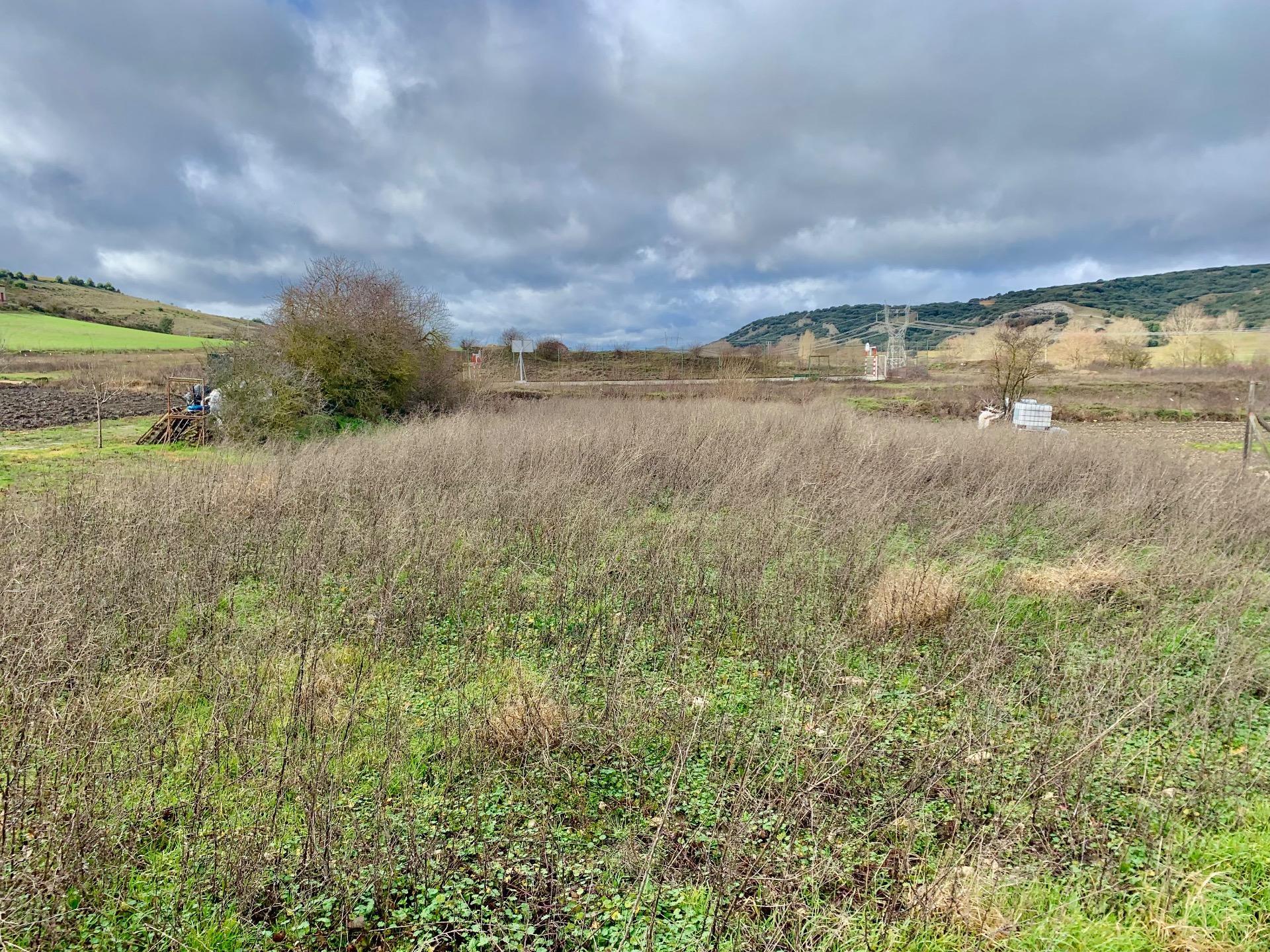 TRADICIONAL CASA A REHABILITAR DE 8 HABITACIONES EN VALLE DE LAS NAVAS + terreno 1116mtrs. urbano