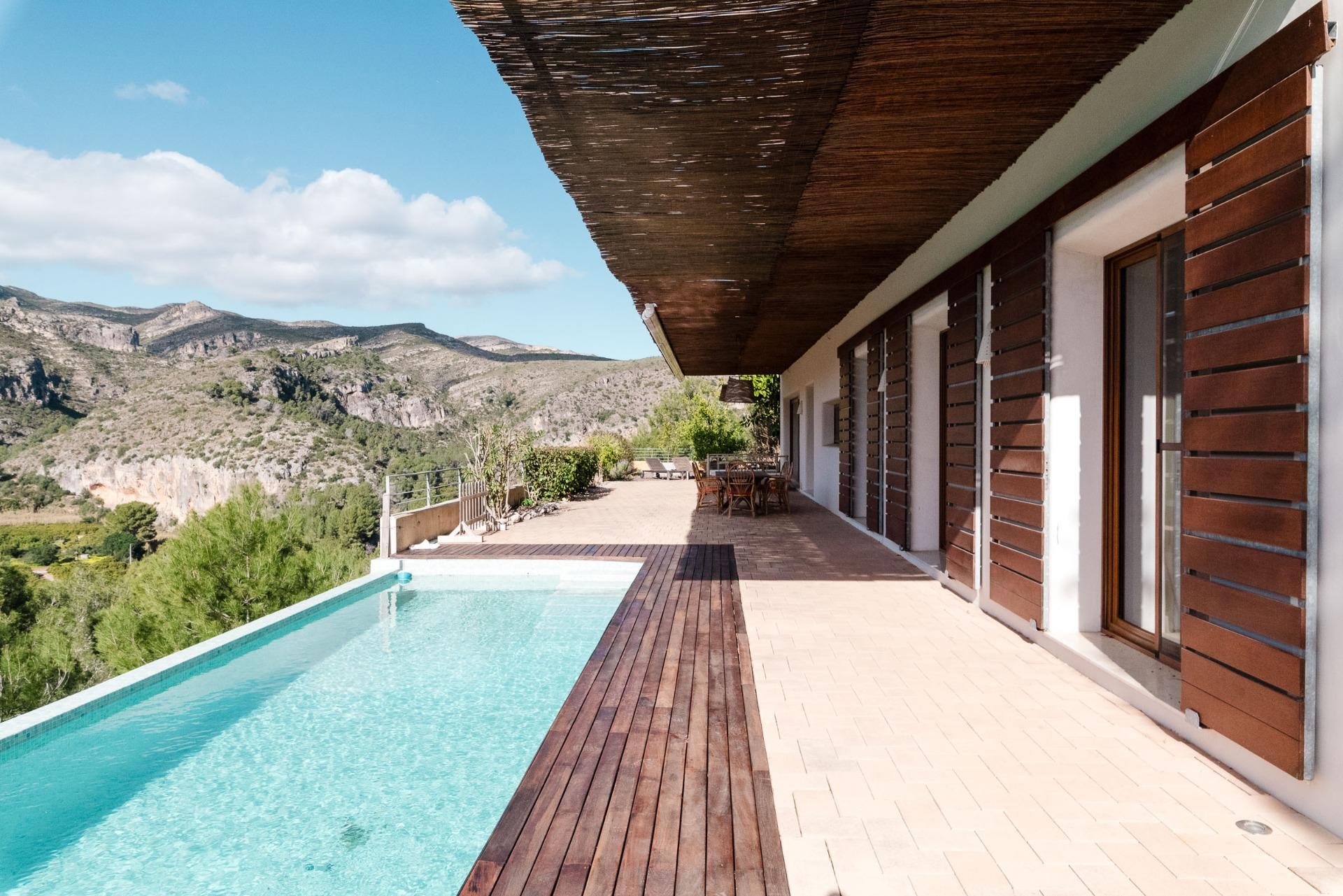 Chalet espectacular con vistas a la montaña en la Urbanización La Serreta (Rótova)