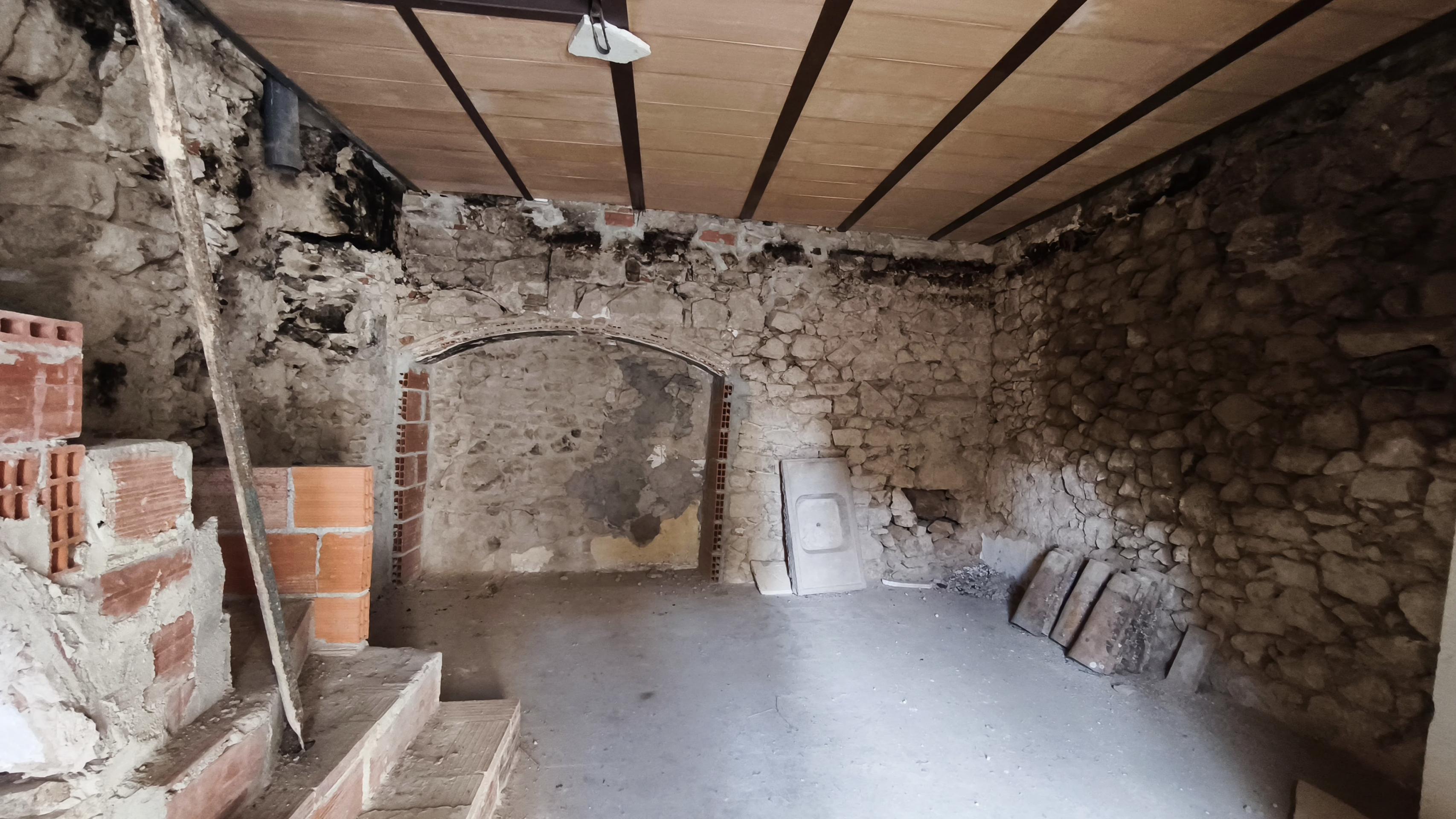 CASA PER REFORMAR A LA VAJOL