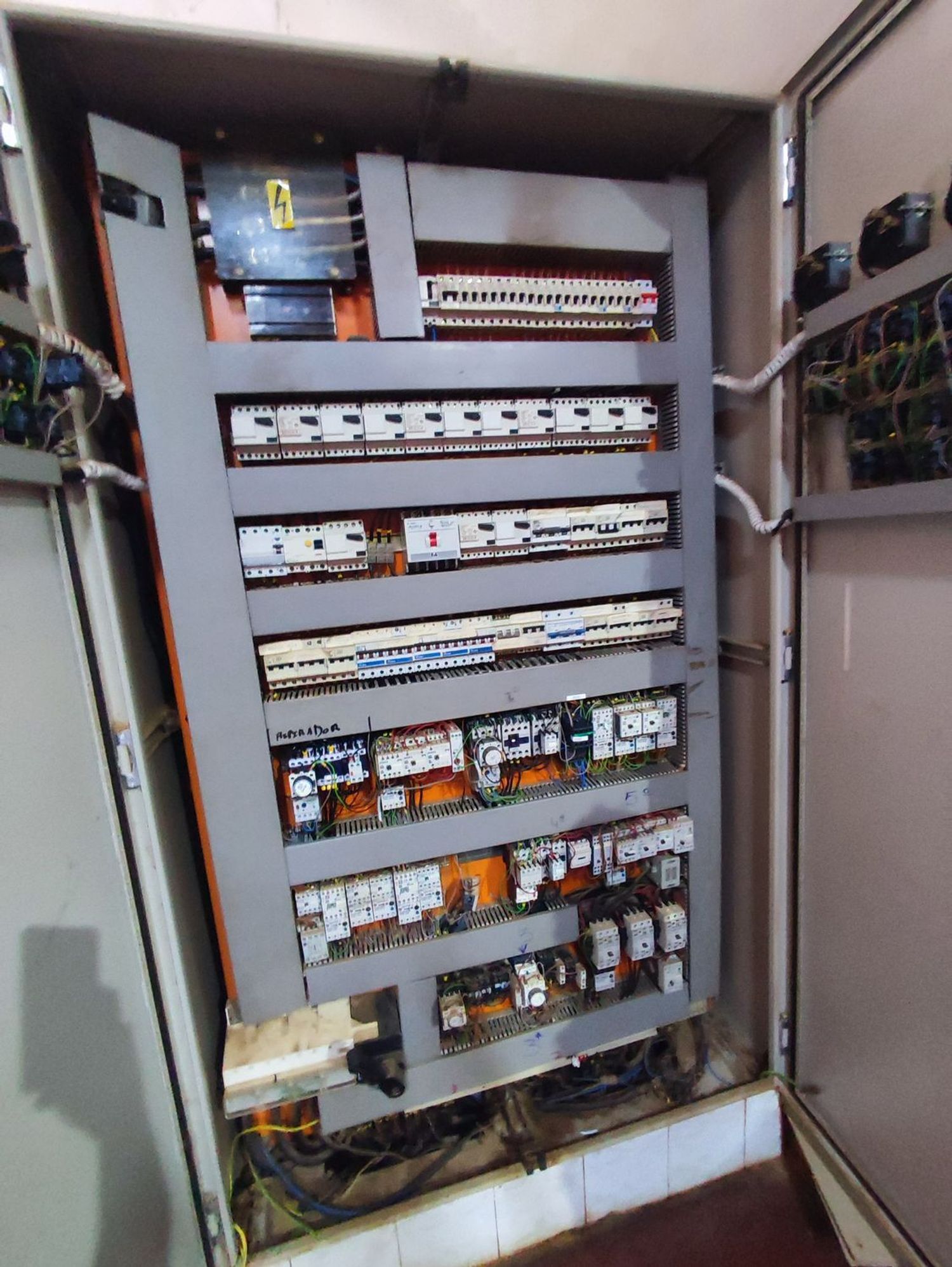 Naves in Aldeanueva del Camino