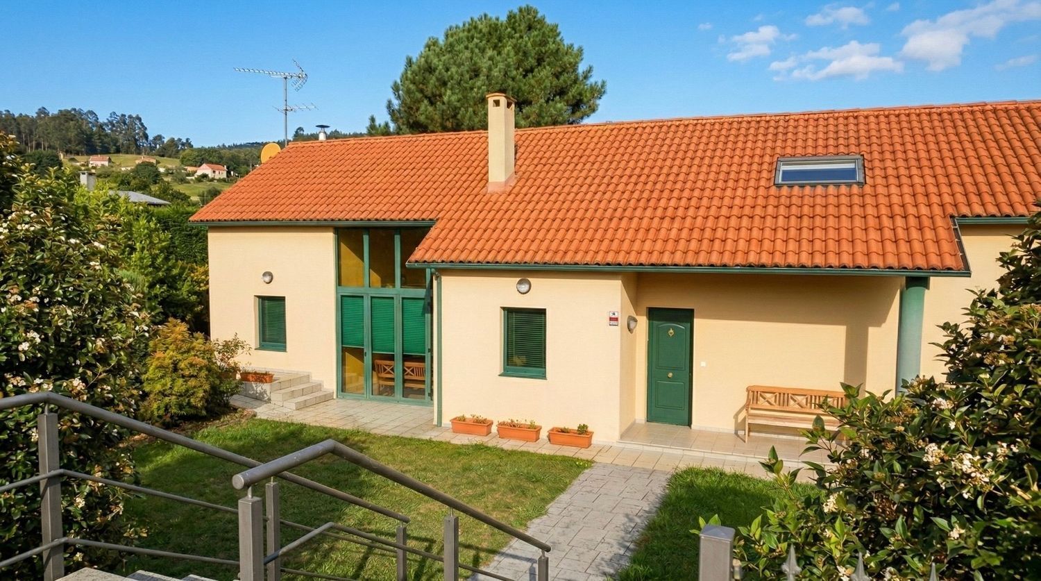 Casa en venta  Abegondo, A Coruña  2/88