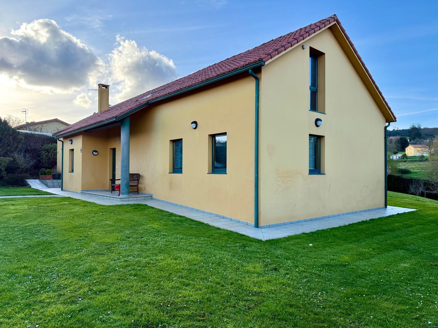 Casa en venta  Abegondo, A Coruña  6/88