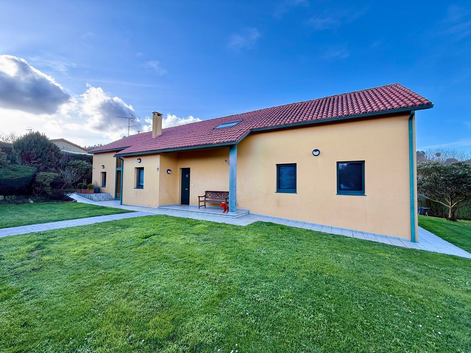 Casa en venta  Abegondo, A Coruña  9/88
