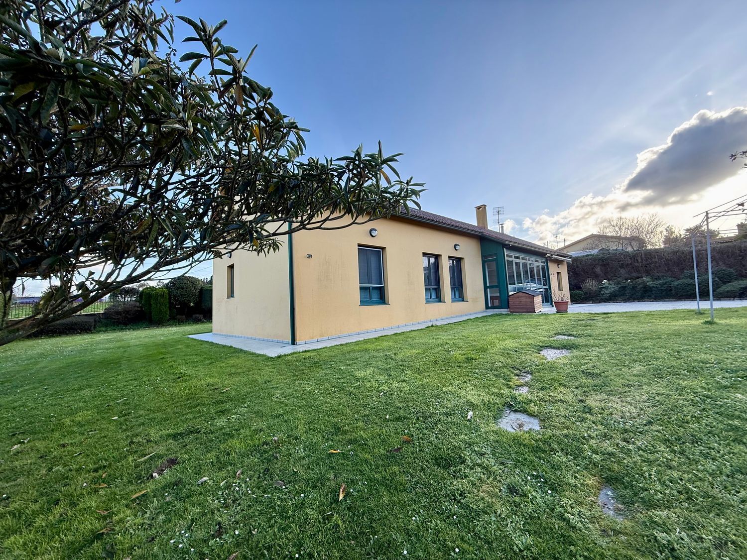 Casa en venta  Abegondo, A Coruña  80/88