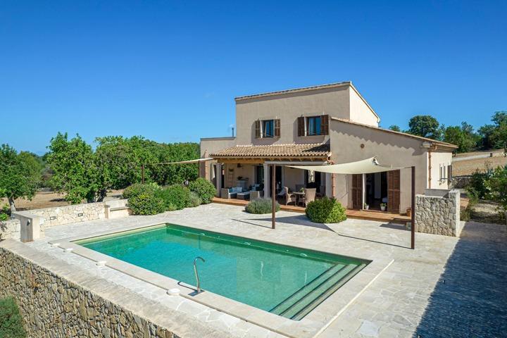 Finca rústica con vistas despejadas a Cabrera y gran potencial cerca de Cas Concos, Felanitx