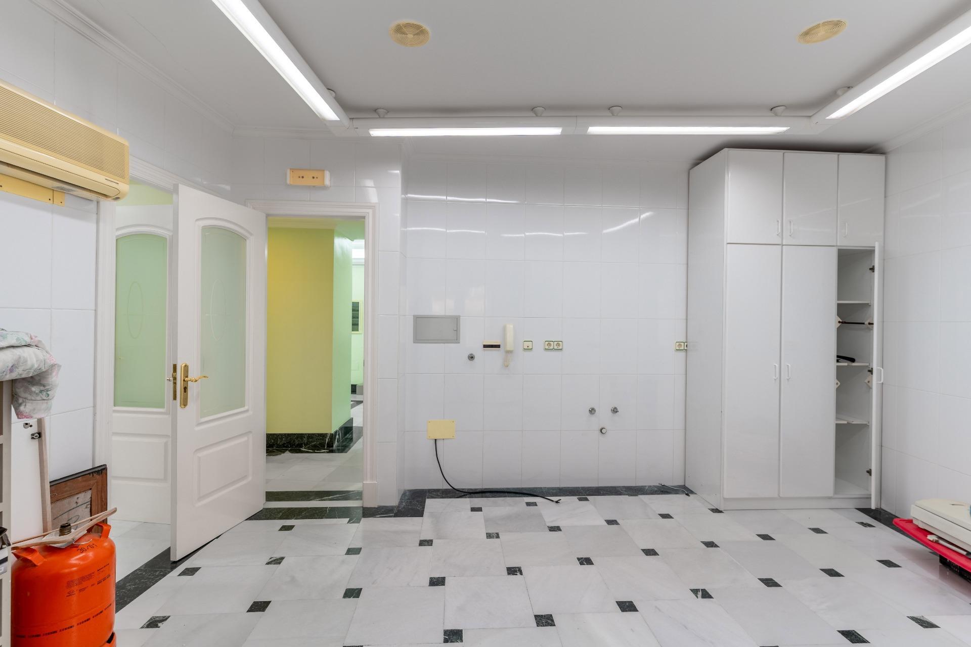 Oficinas-Venta-AlmerÃ­a-2151348-Foto-31