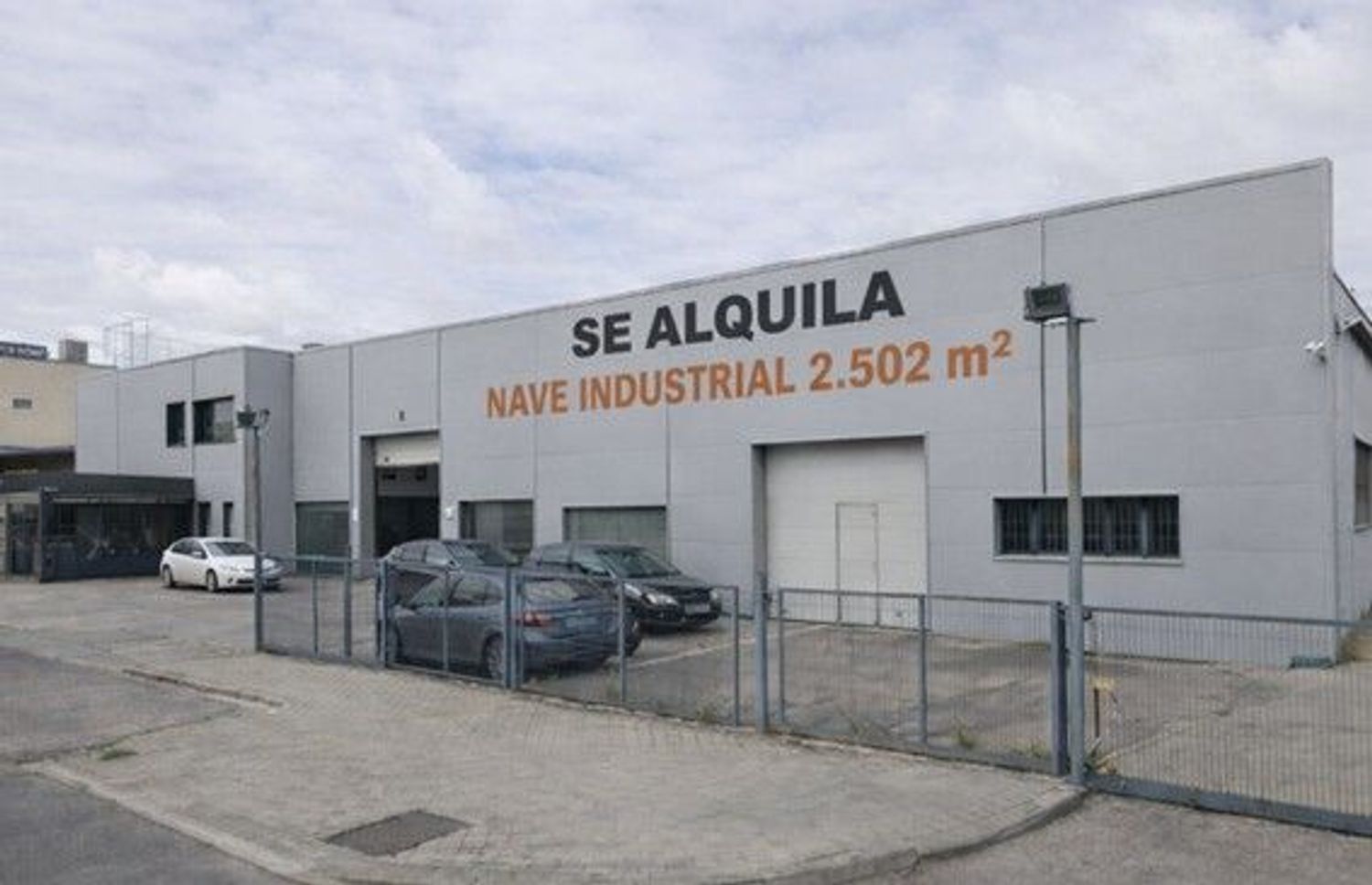 Industrial en alquiler  calle Yolanda González, Móstoles, Madrid  2/10