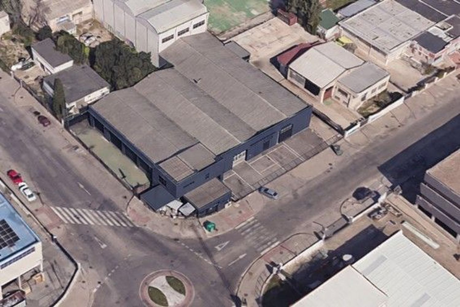 Industrial en alquiler  calle Yolanda González, Móstoles, Madrid  7/10