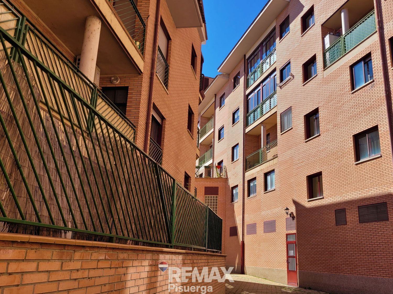 Pisos-Venta-ZaratÃ¡n-2152821-Foto-25