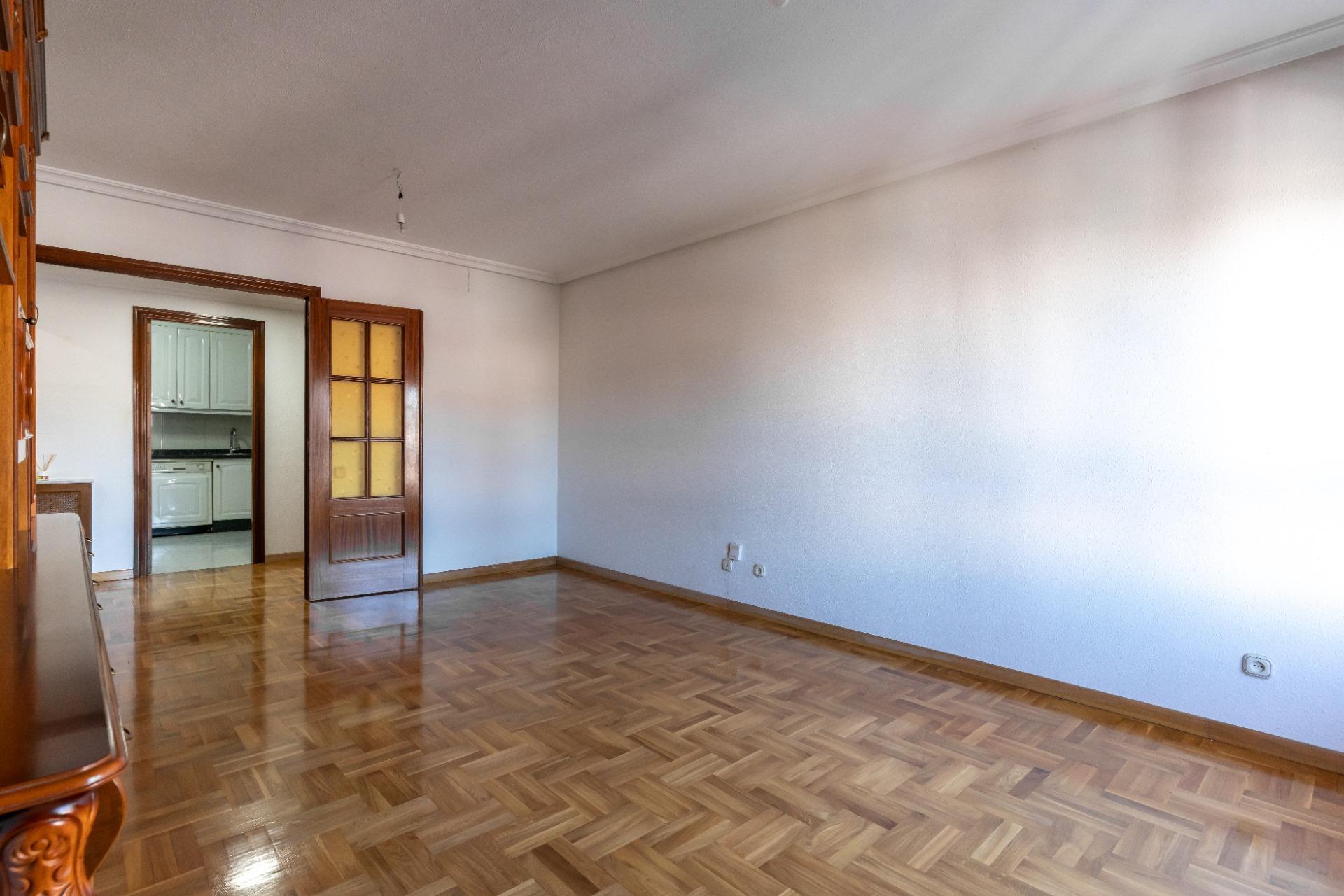 Pisos-Venta-Oviedo-2152830-Foto-2