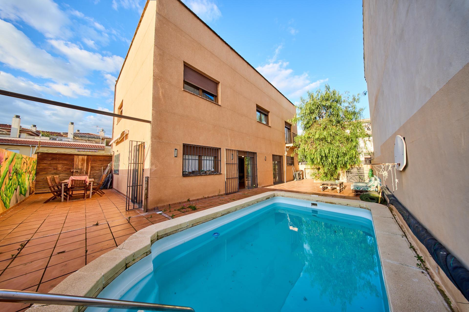 Casa en venta  Granada  1/1