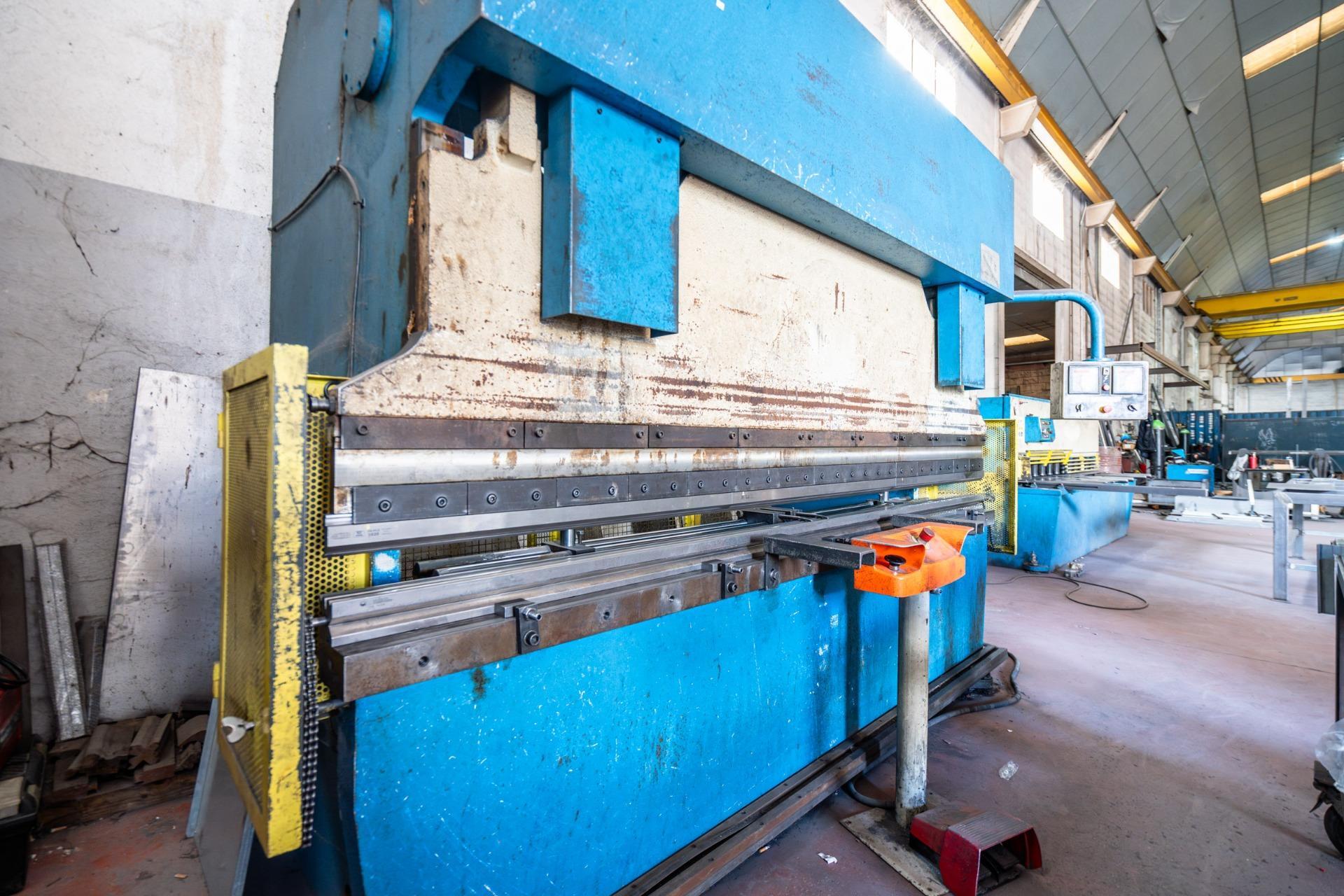 Naves-Venta-GriÃ±Ã³n-2091308-Foto-9