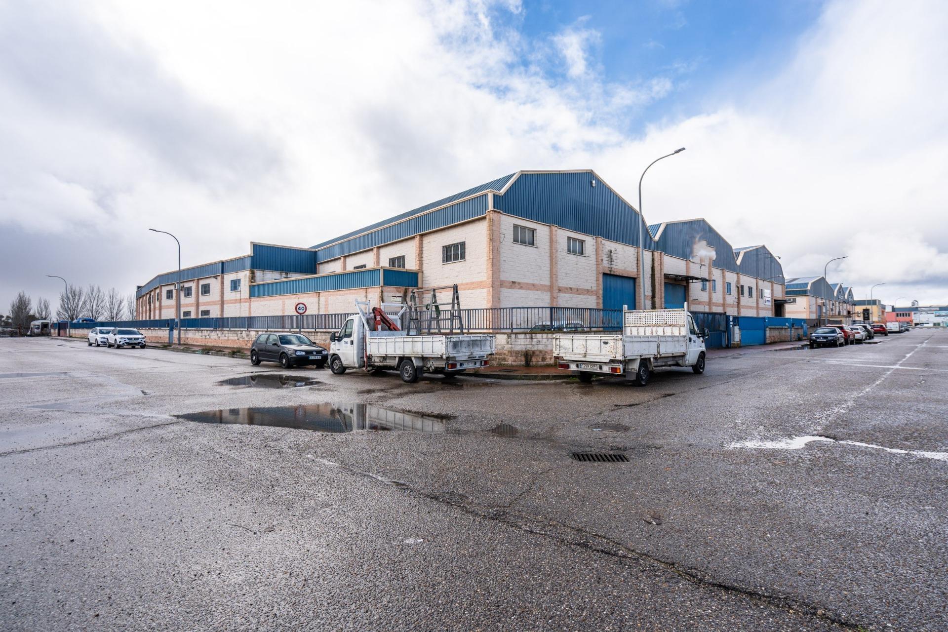 Naves-Venta-GriÃ±Ã³n-2091308-Foto-82