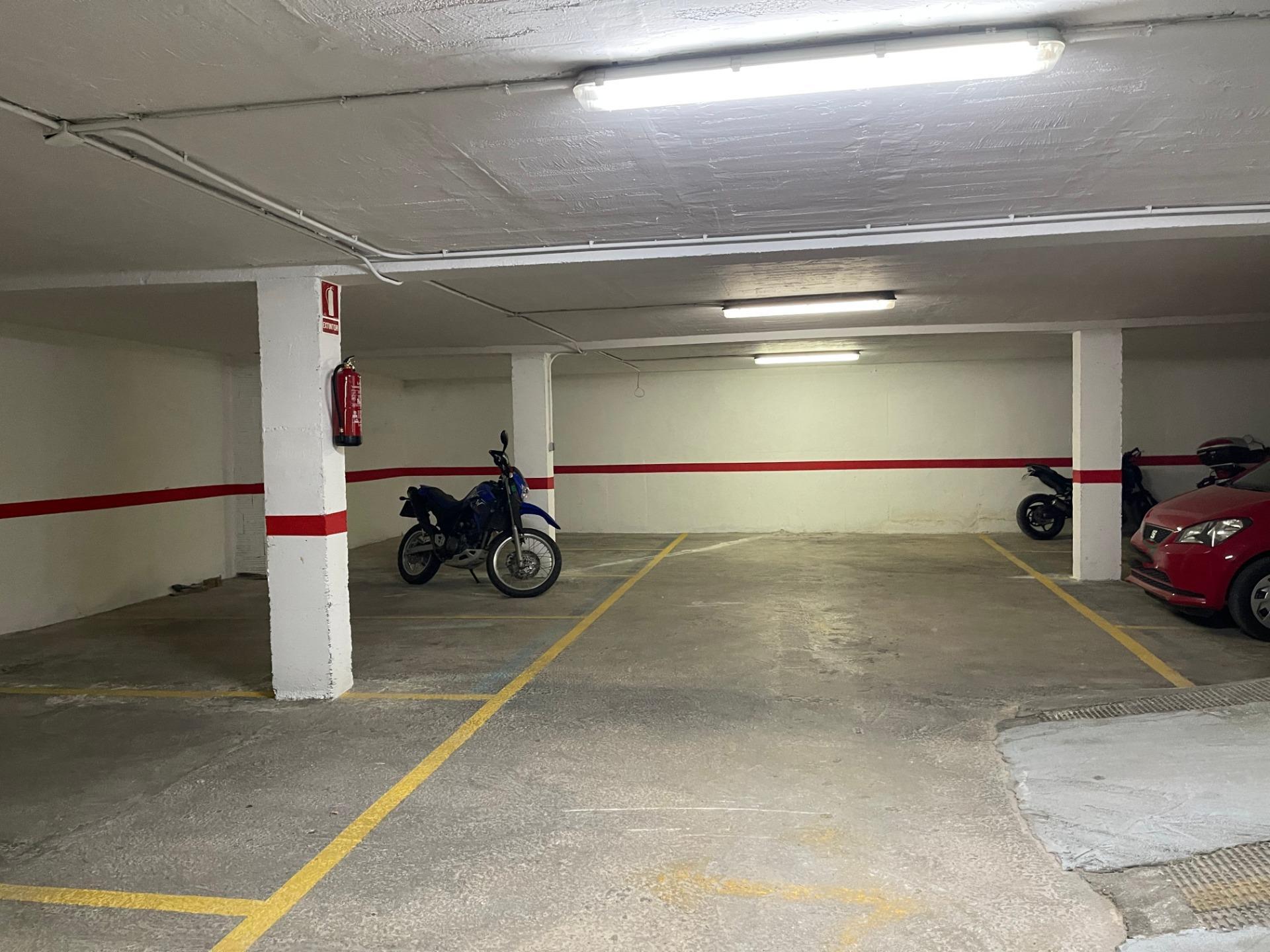 Plaza de Parking en el edificio La Harinera, Requena centro