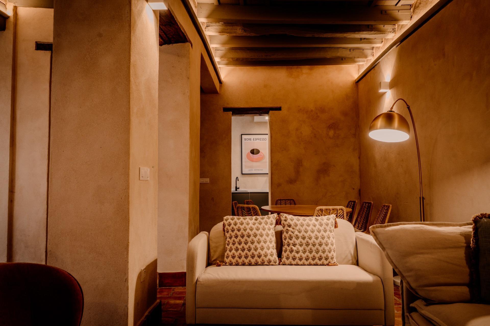 Vive la Sevilla eterna: Tu casa de 3 plantas en la Judería (Con Licencia Turística)