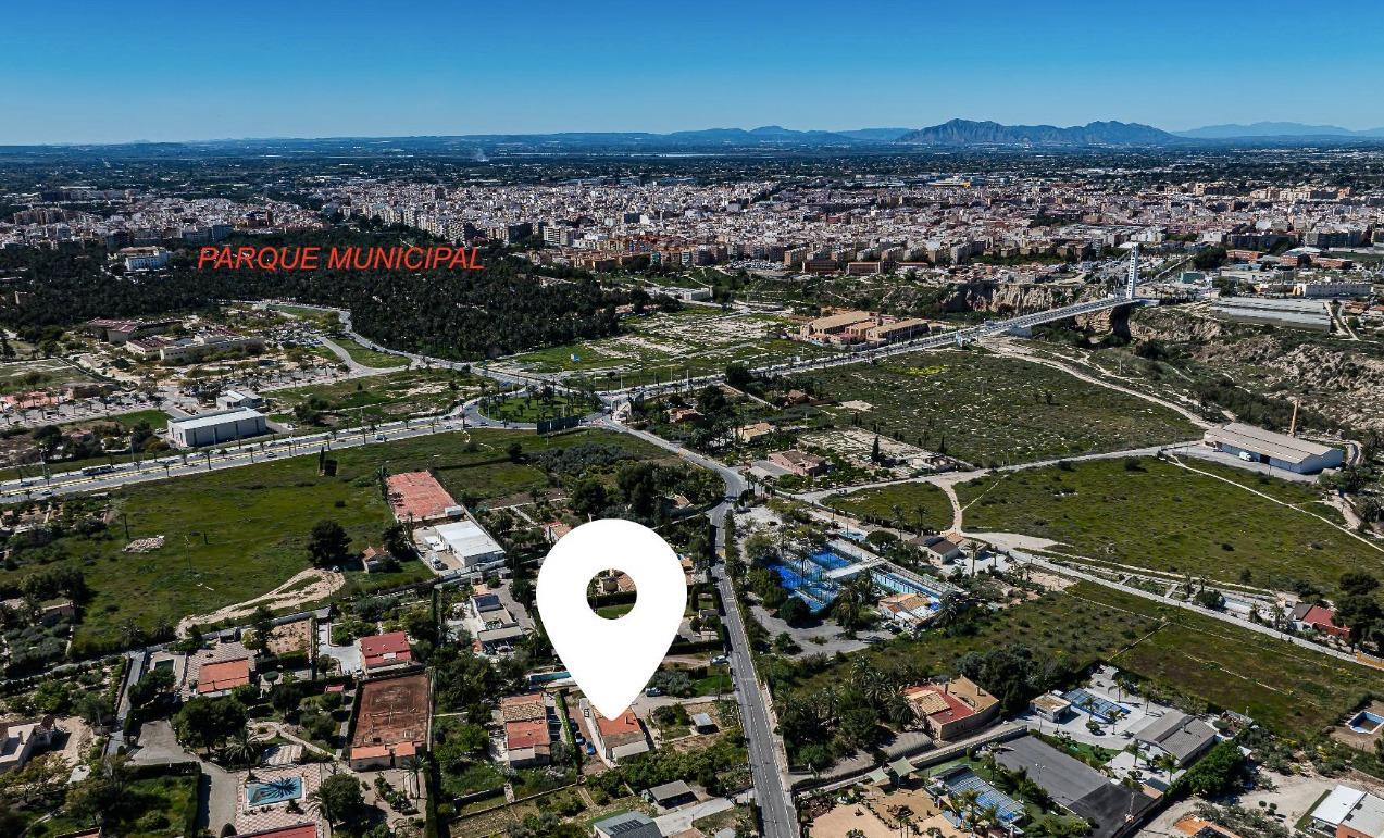 CHALET JUNTO A LA UNIVERSIDAD UMH a 3 minutos del centro de Elche