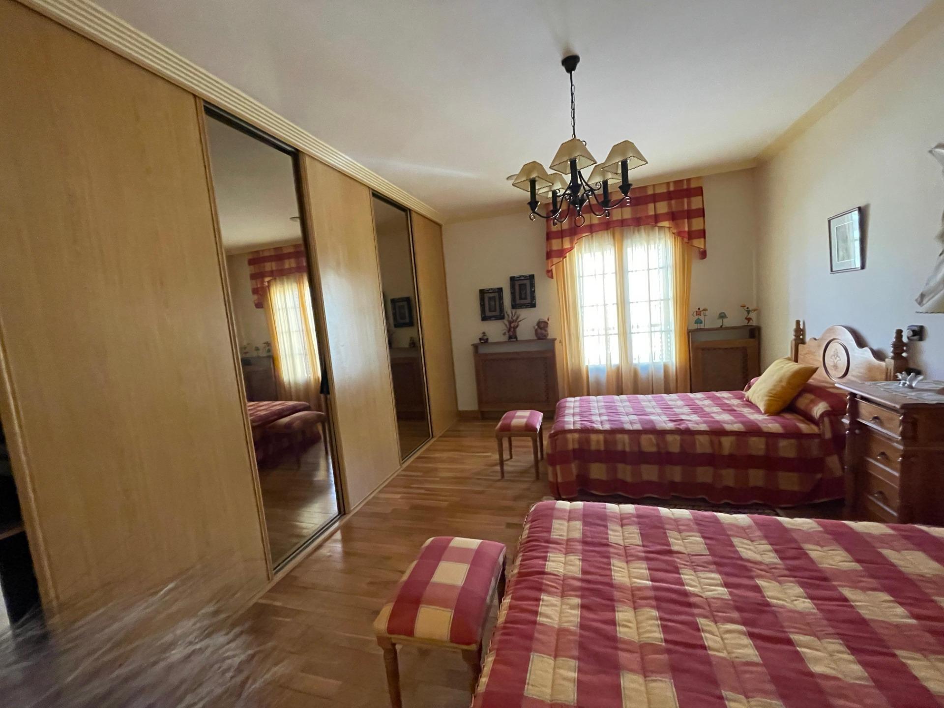 Villa in Ejea de los Caballeros