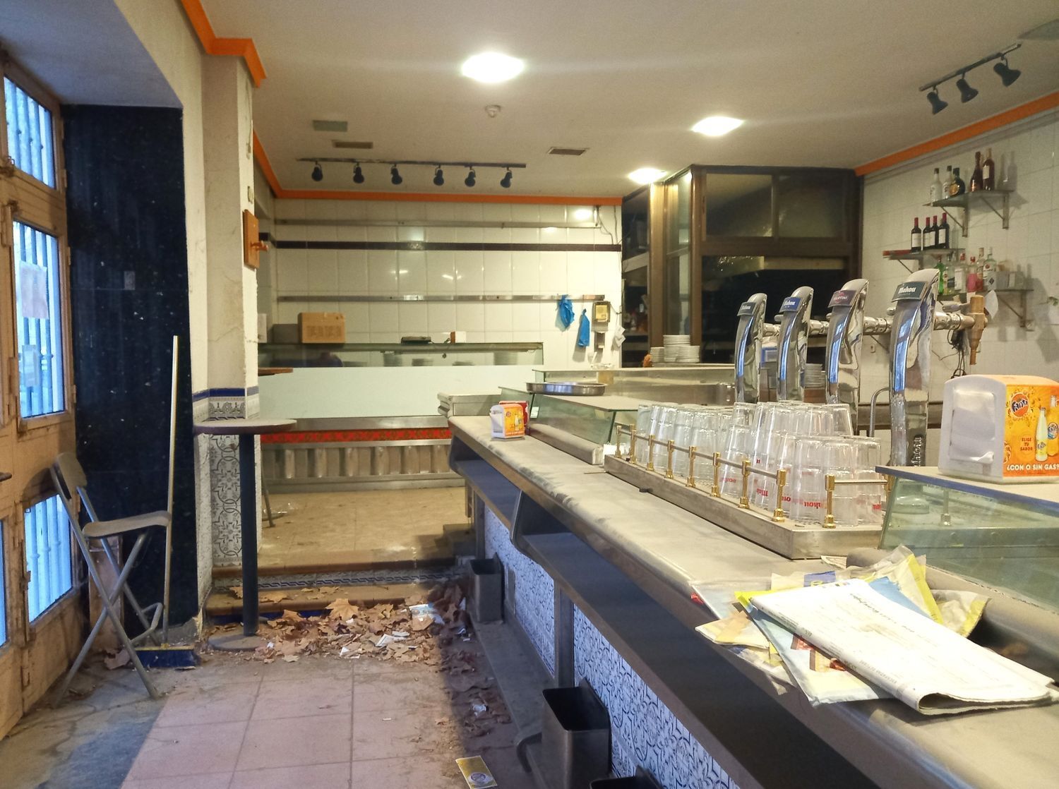 Piso en venta en calle De Orense, Tetuán, Madrid 3/22