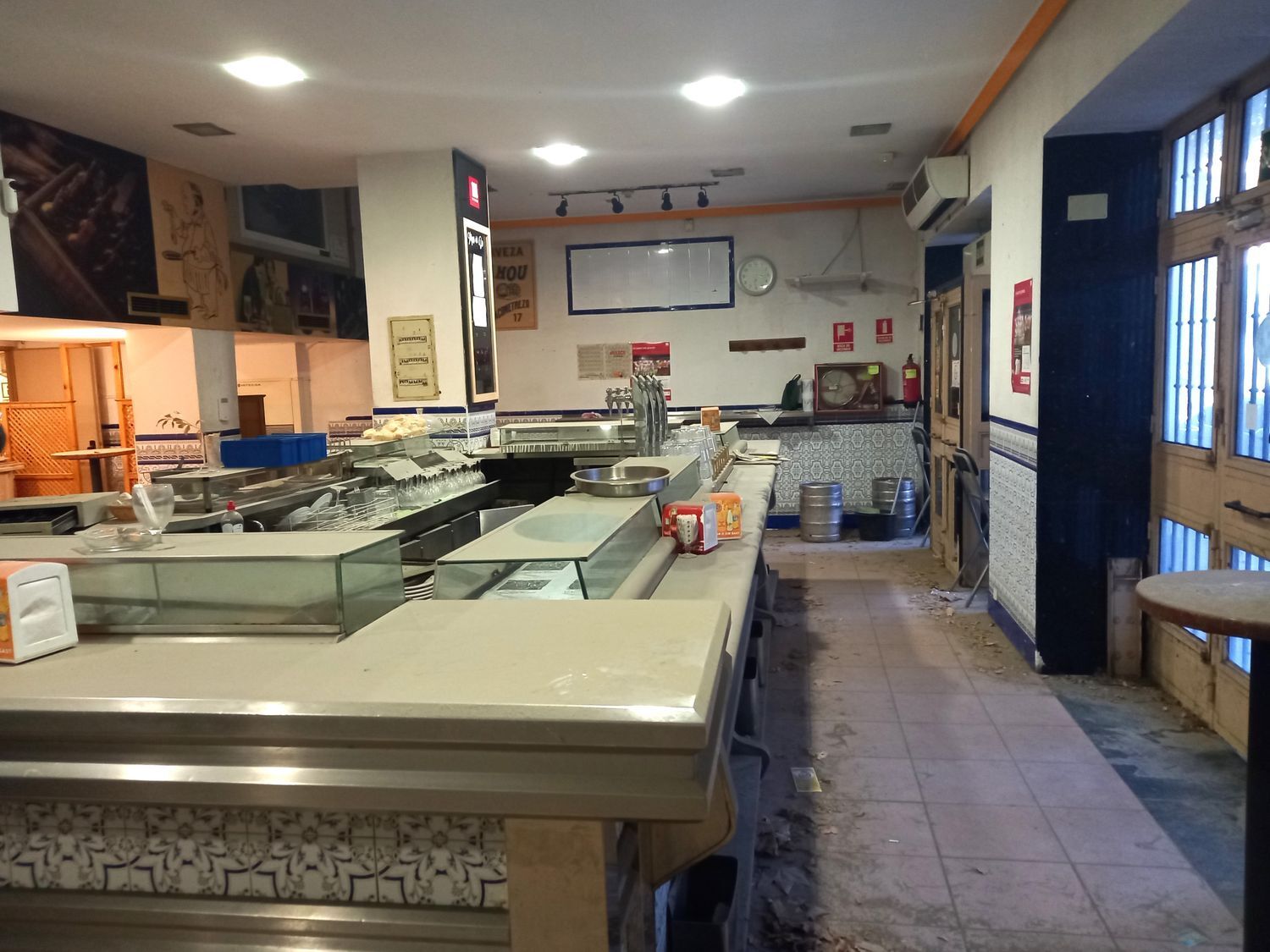 Piso en venta en calle De Orense, Tetuán, Madrid 4/22