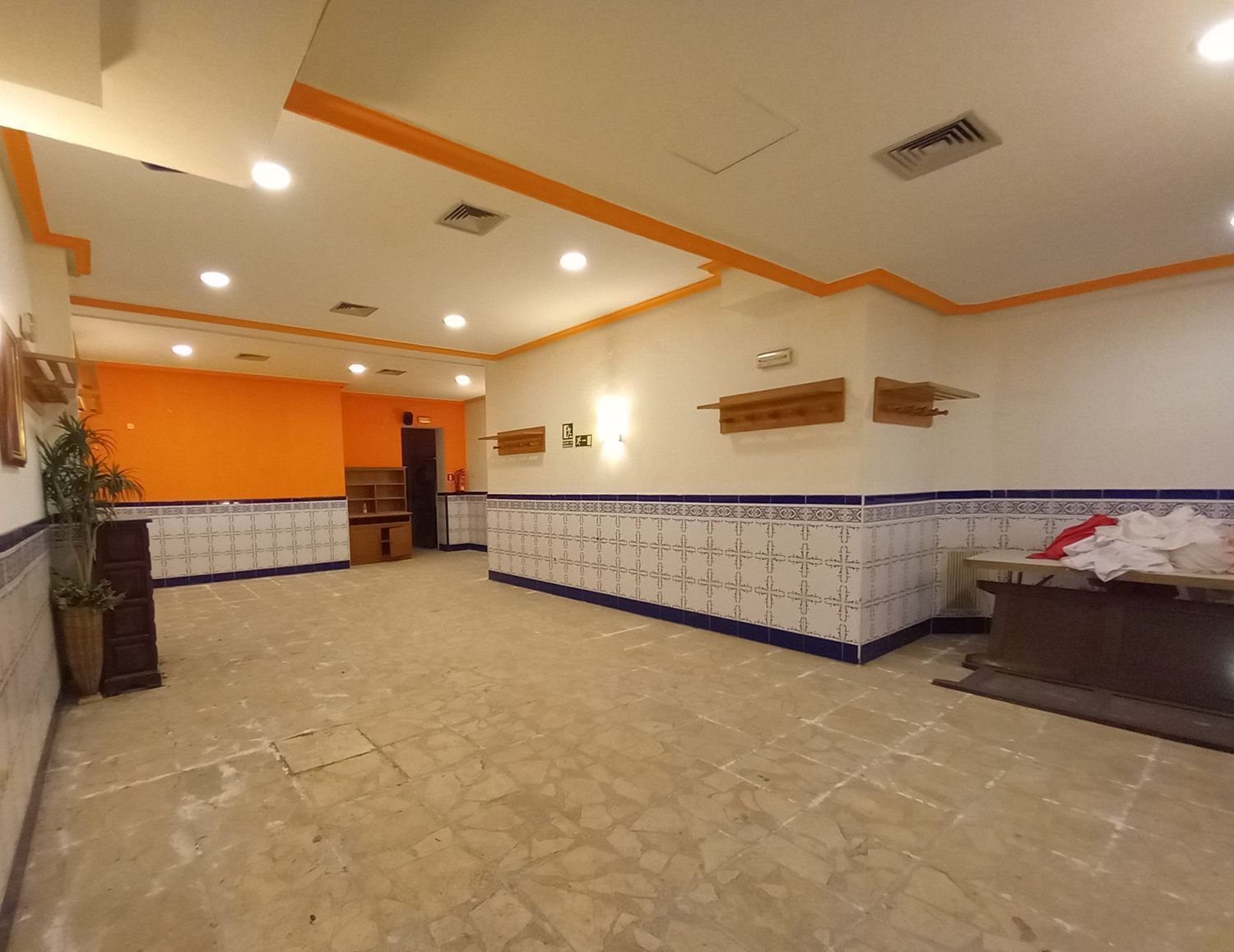 Piso en venta en calle De Orense, Tetuán, Madrid 7/22