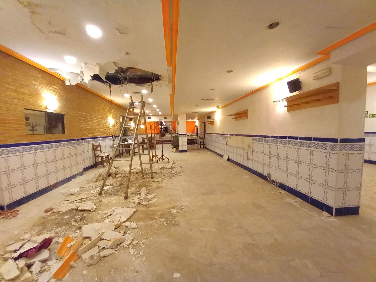 Piso en venta en calle De Orense, Tetuán, Madrid 8/22