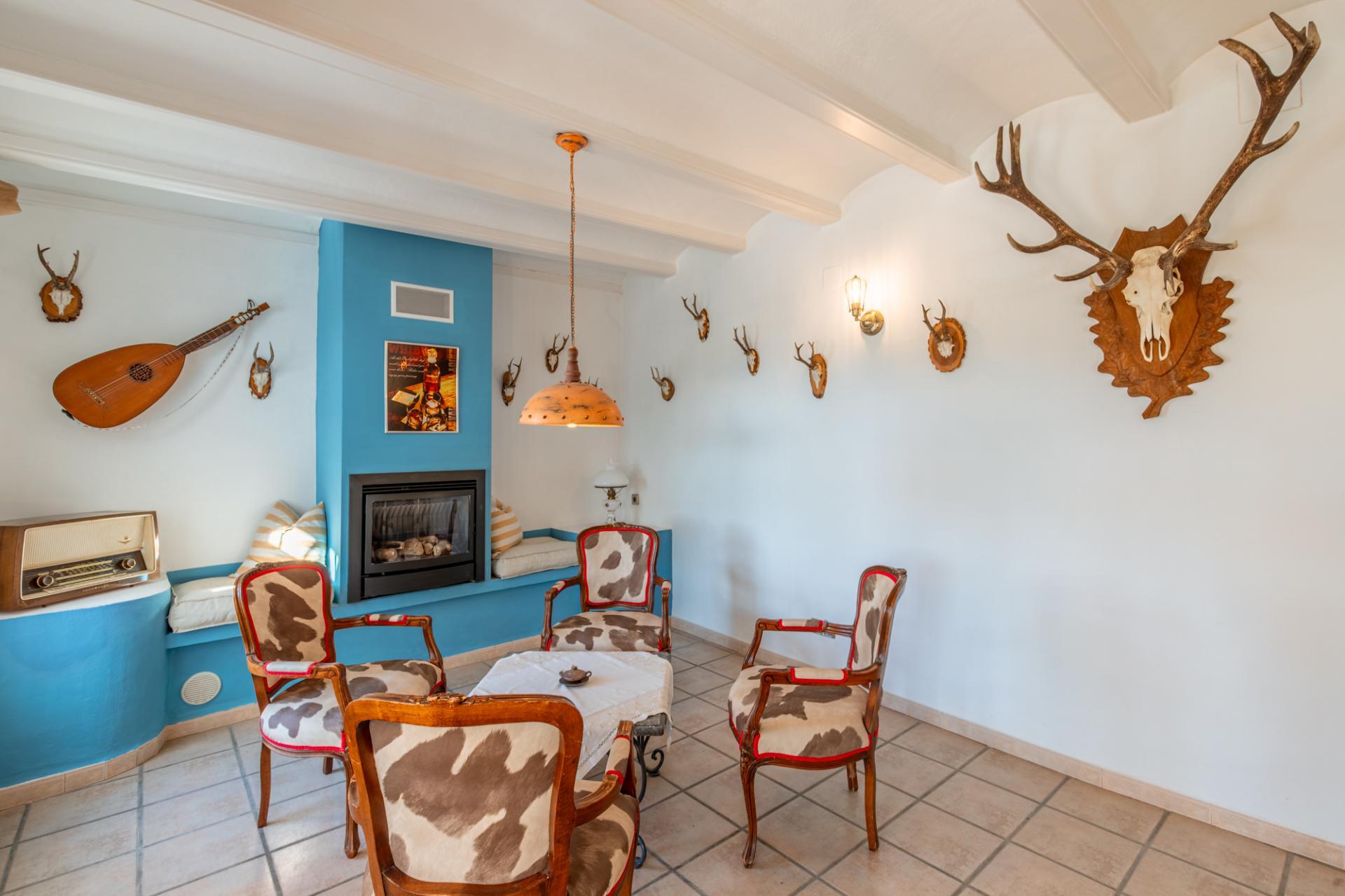 Encantadora Finca de 4 Dormitorios en Venta en Teulada