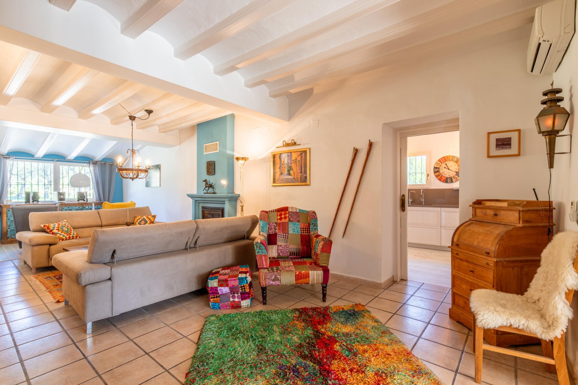 Encantadora Finca de 4 Dormitorios en Venta en Teulada