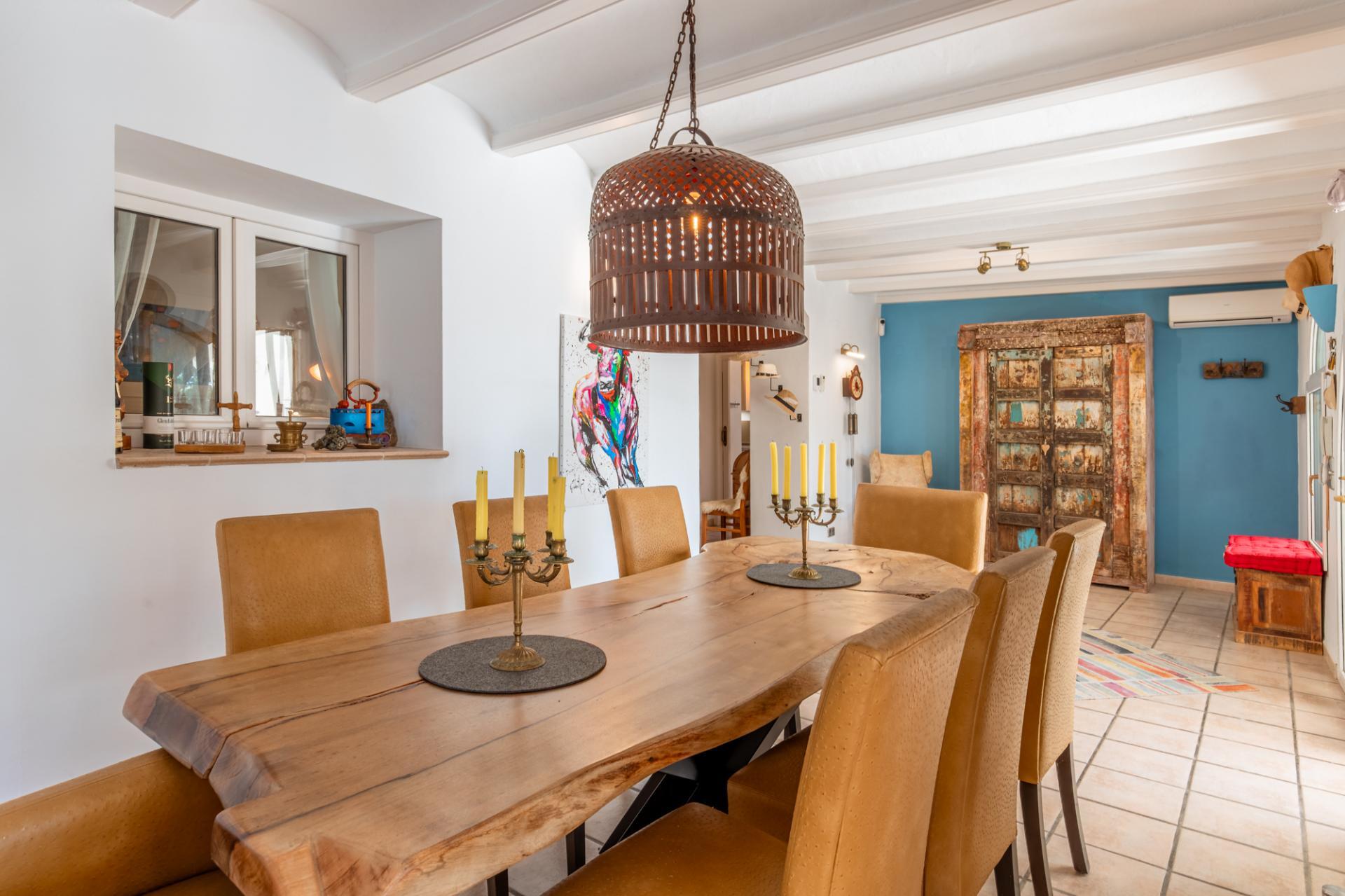 Encantadora Finca de 4 Dormitorios en Venta en Teulada