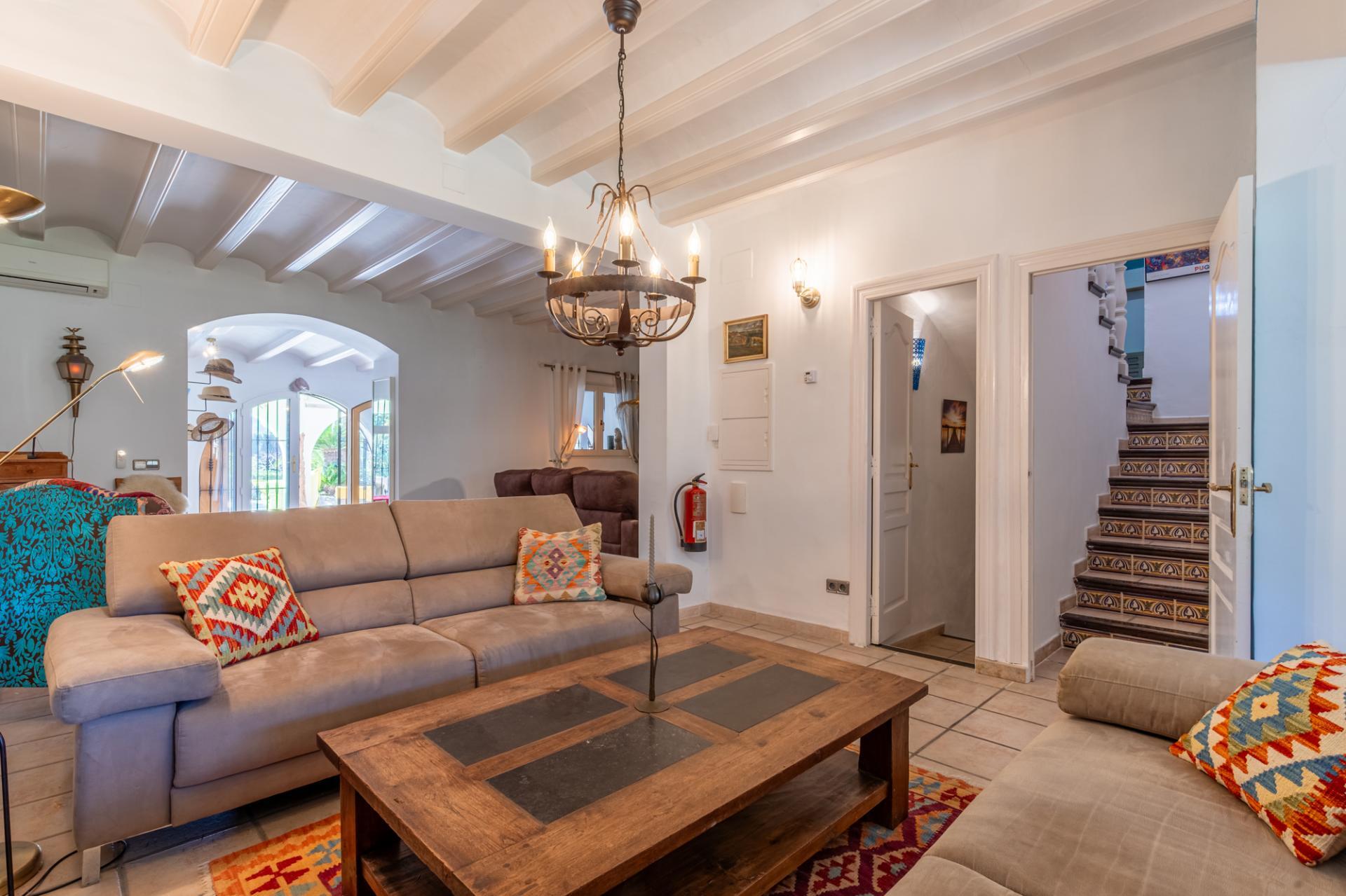 Encantadora Finca de 4 Dormitorios en Venta en Teulada