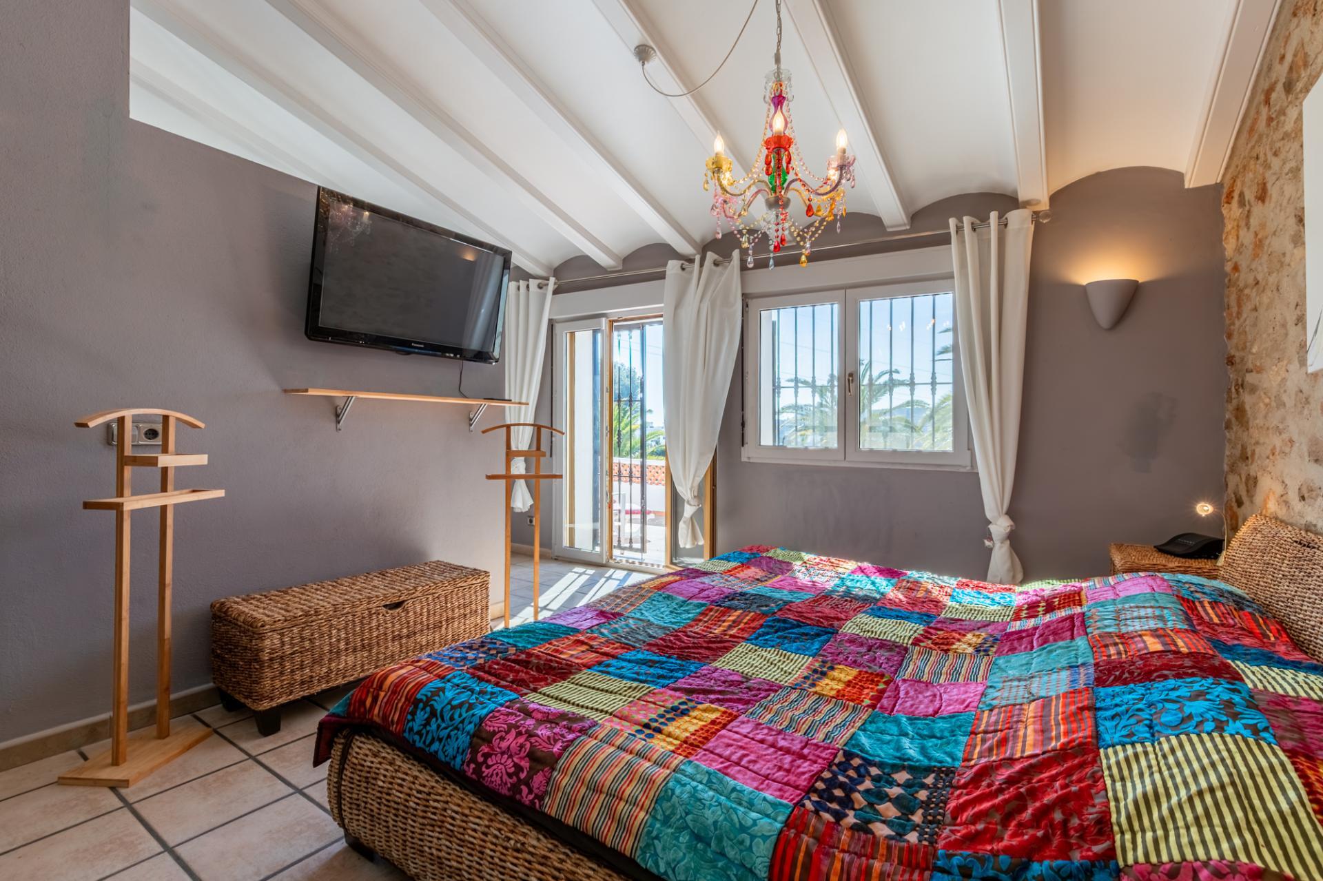 Encantadora Finca de 4 Dormitorios en Venta en Teulada