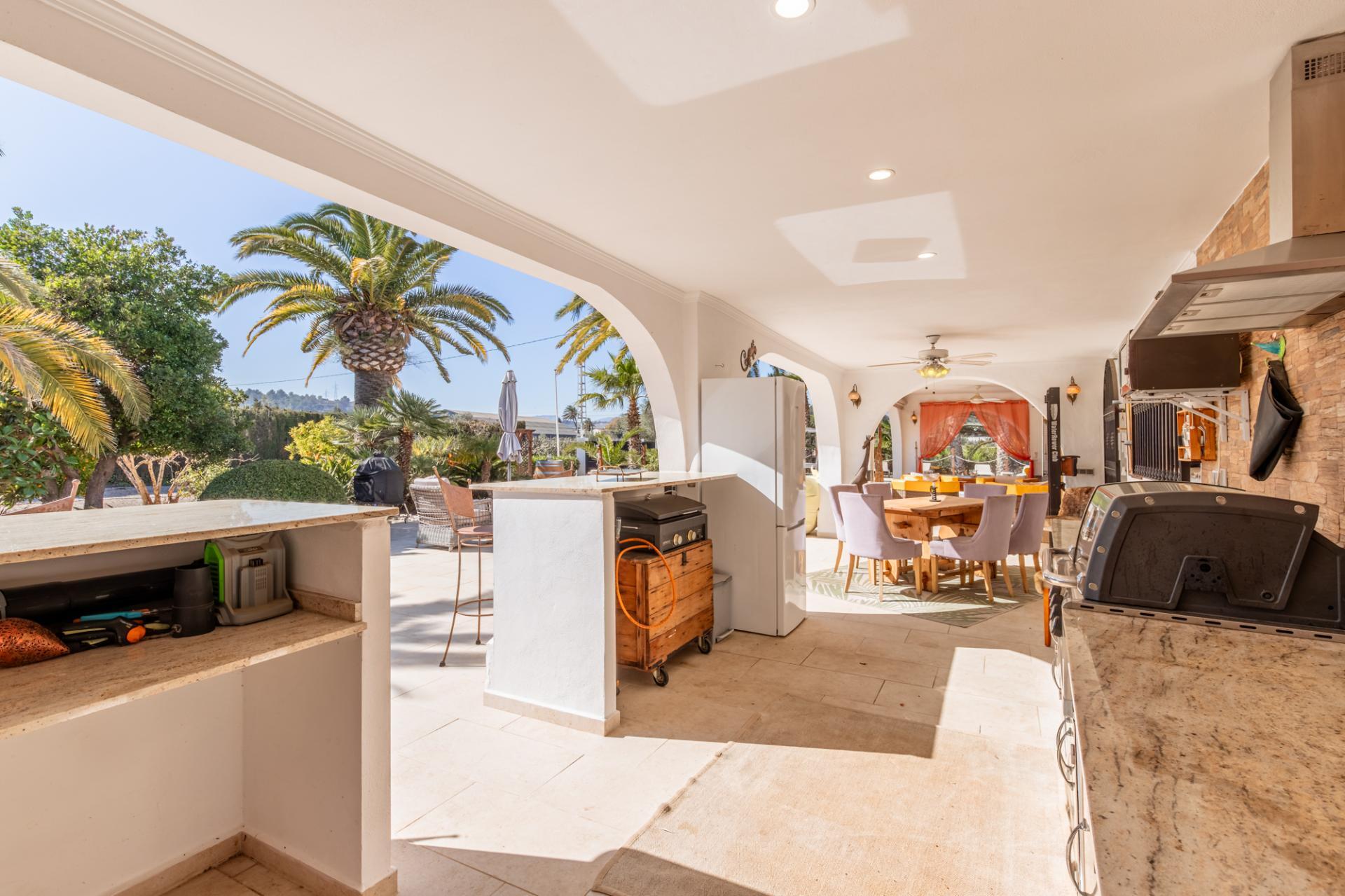 Encantadora Finca de 4 Dormitorios en Venta en Teulada