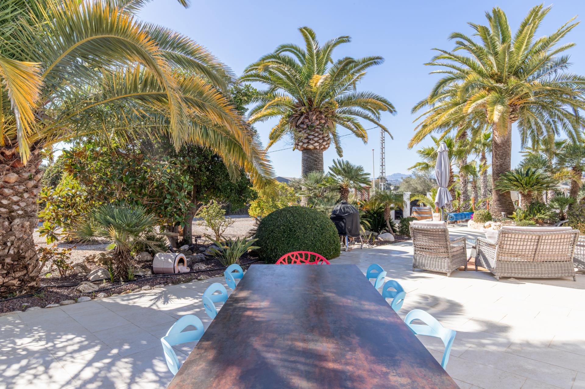 Encantadora Finca de 4 Dormitorios en Venta en Teulada