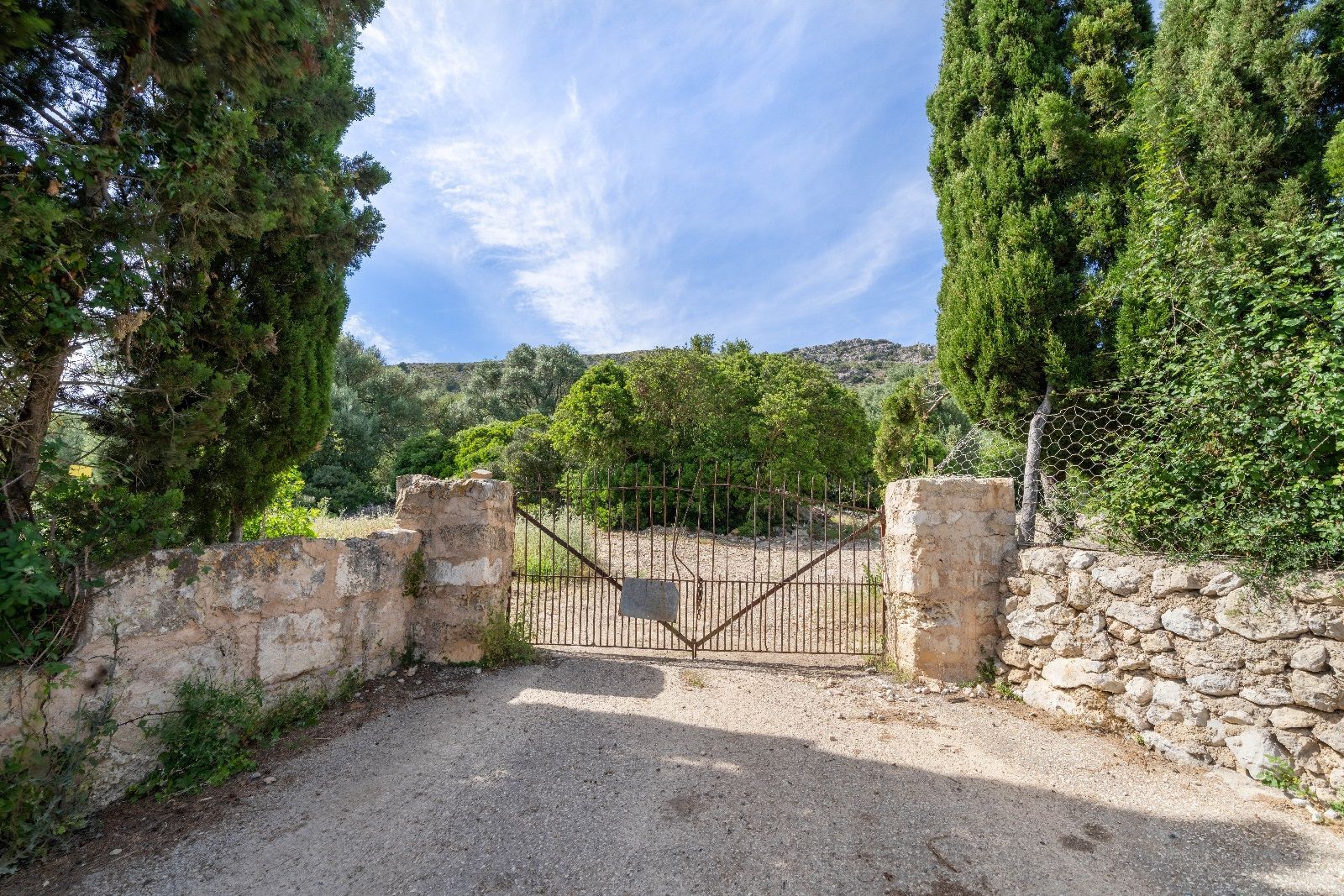 Terreno de 140.000 m2 en Alcudia con licencia de obra y vistas al mar