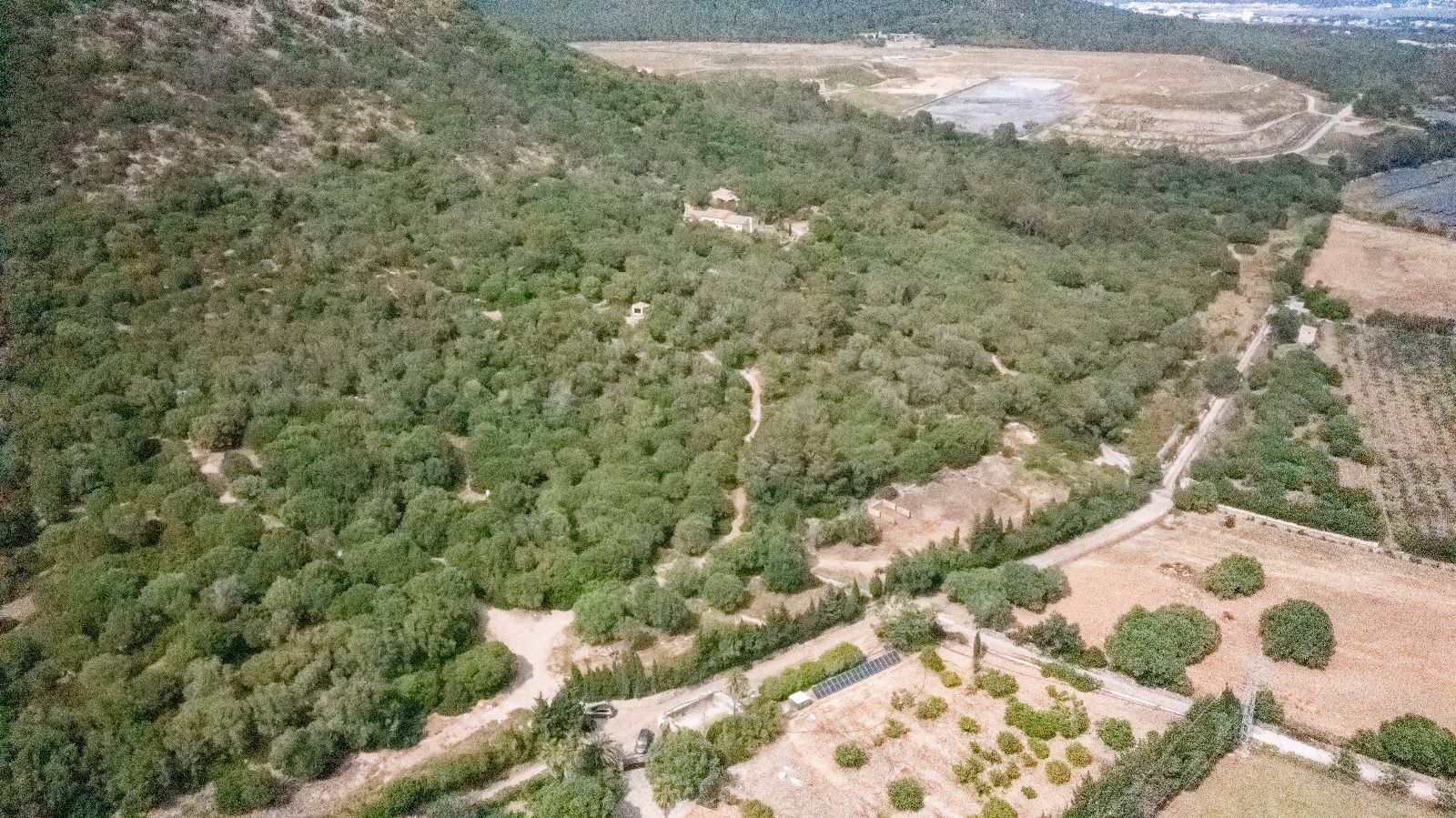 Terreno de 140.000 m2 en Alcudia con licencia de obra y vistas al mar