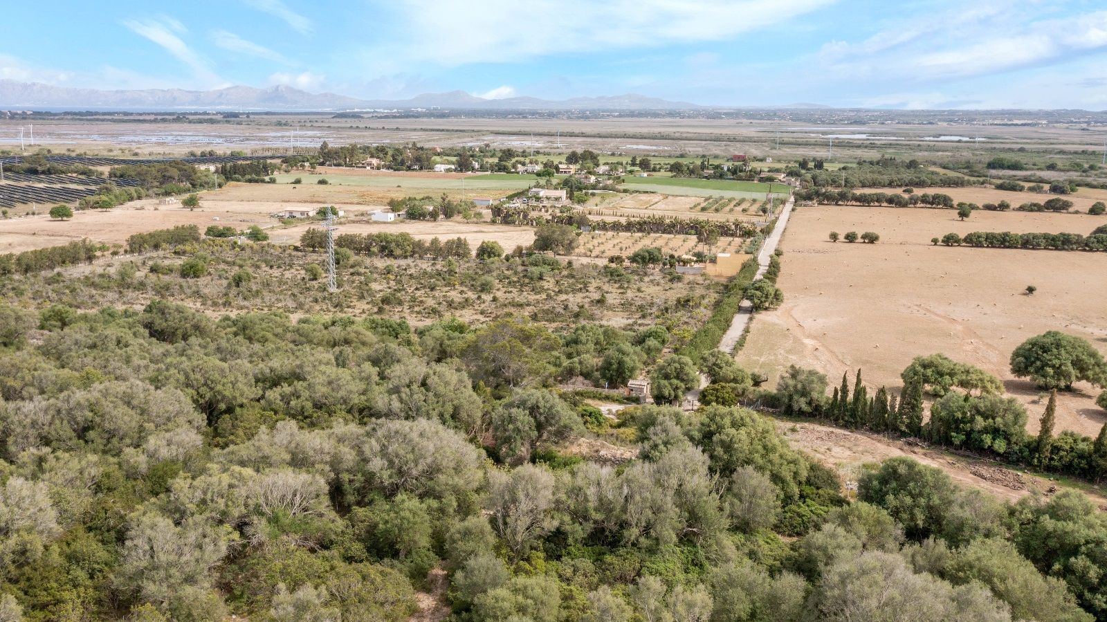Terreno de 140.000 m2 en Alcudia con licencia de obra y vistas al mar