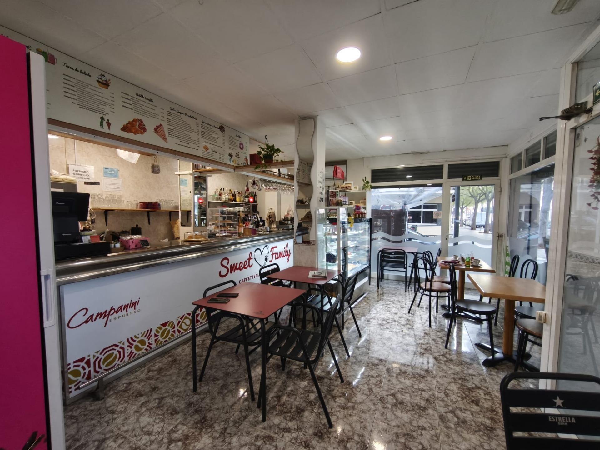 traspaso Cafetería con Encanto y Gran Terraza ? Concepto Pet Friendly Único en la Zona