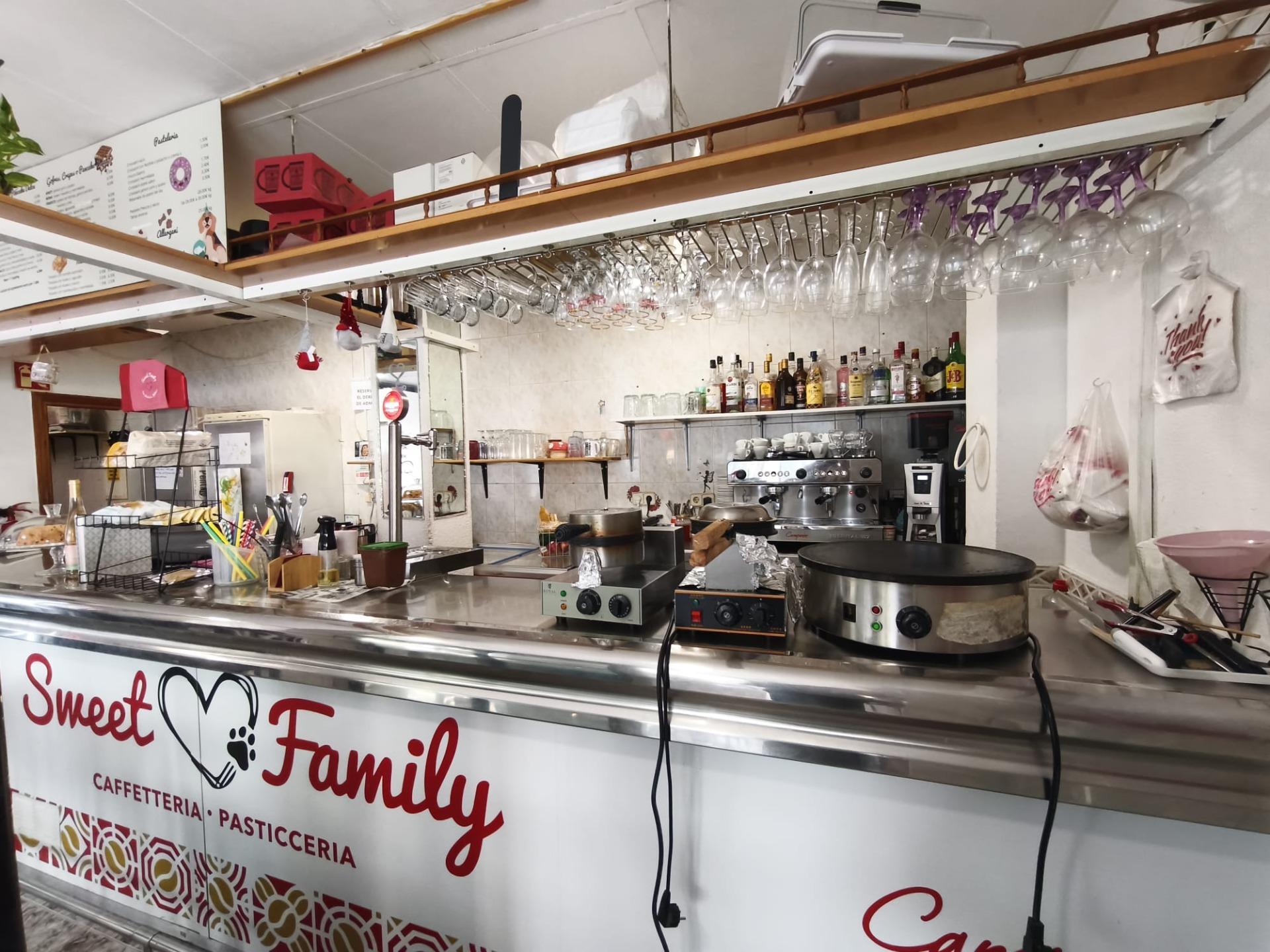 traspaso Cafetería con Encanto y Gran Terraza ? Concepto Pet Friendly Único en la Zona