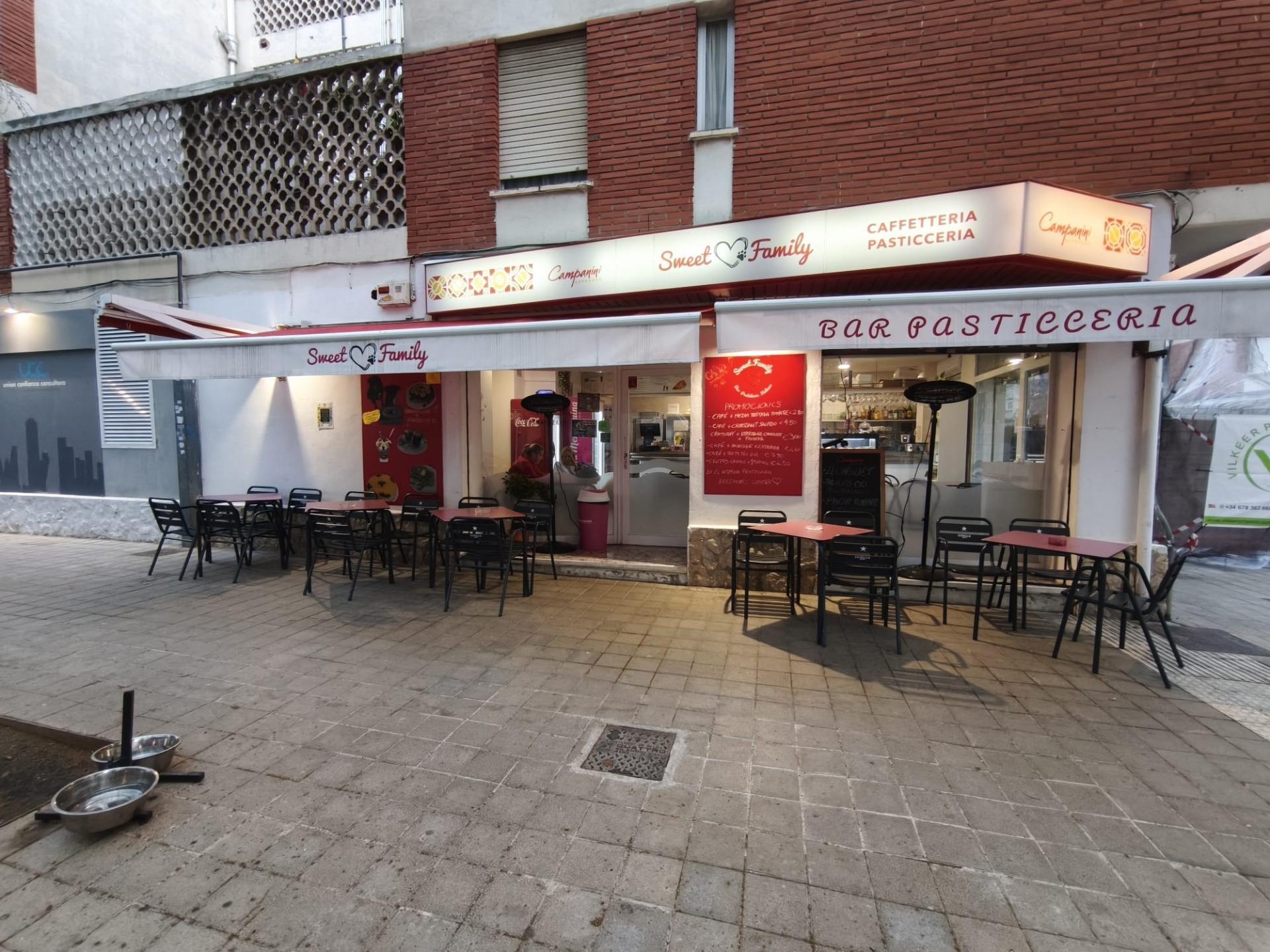 traspaso Cafetería con Encanto y Gran Terraza ? Concepto Pet Friendly Único en la Zona