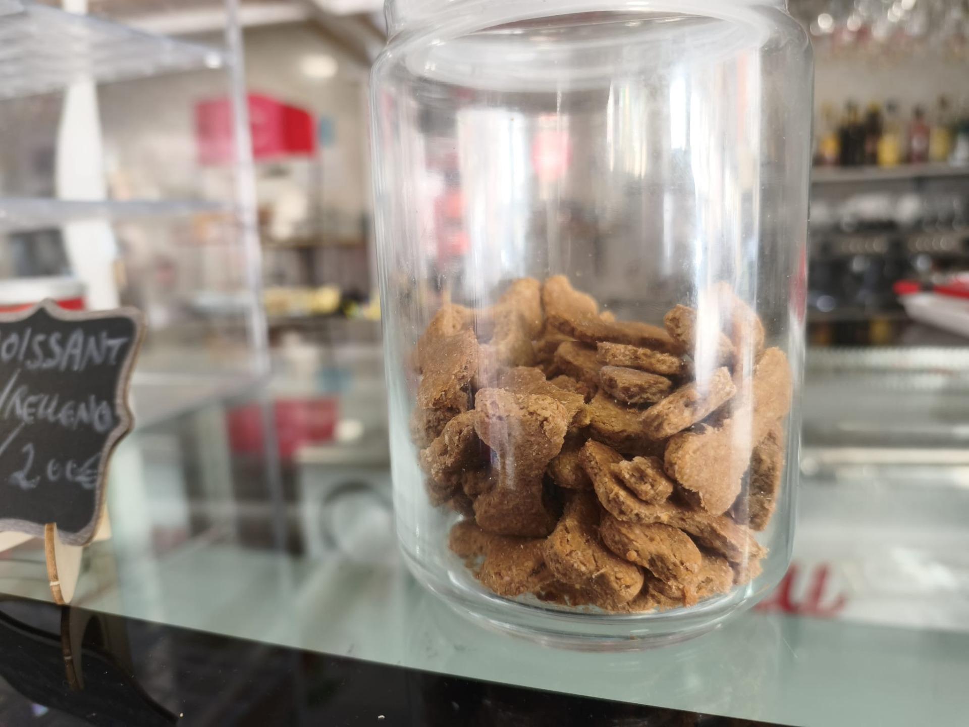 traspaso Cafetería con Encanto y Gran Terraza ? Concepto Pet Friendly Único en la Zona