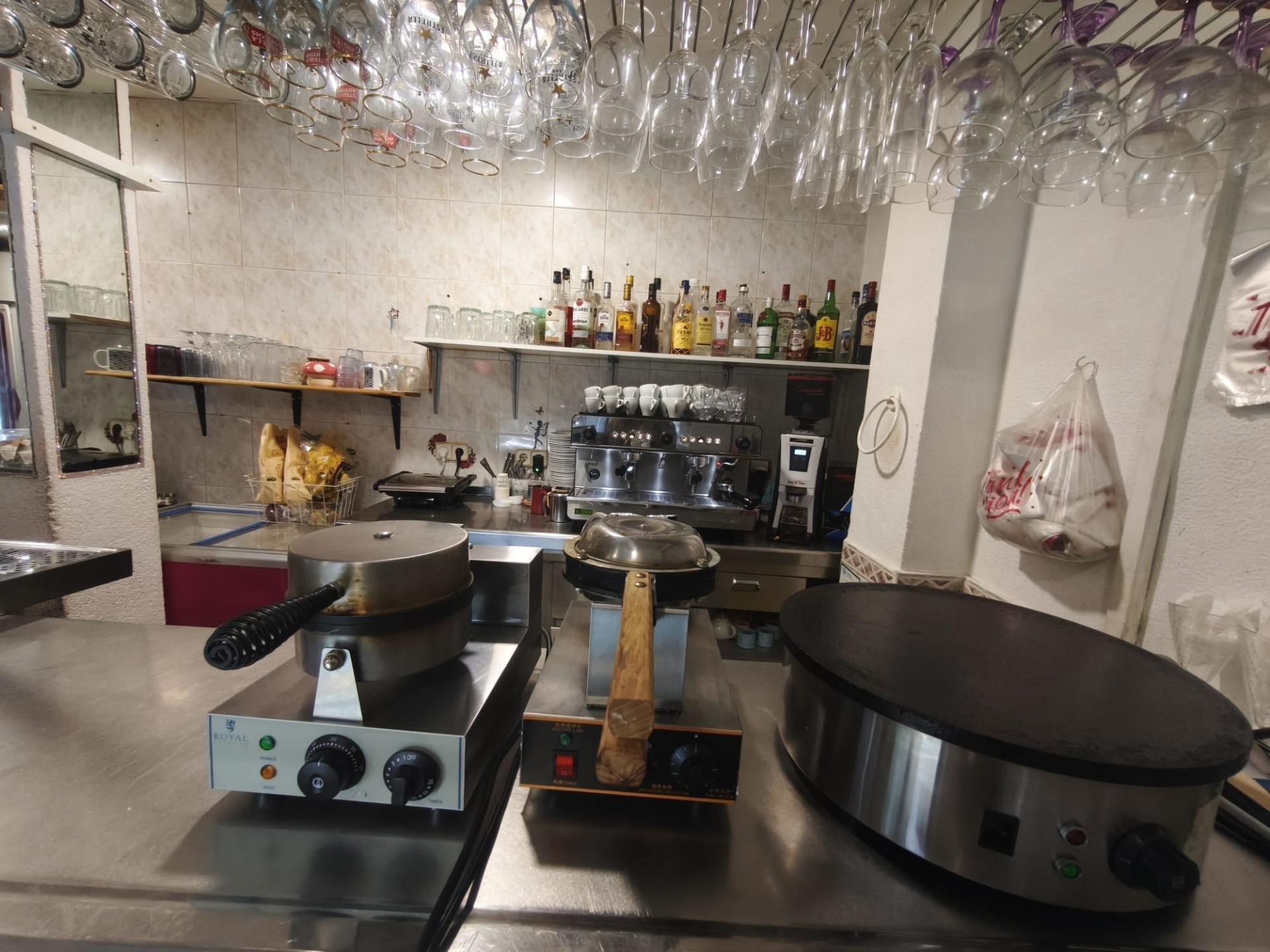 traspaso Cafetería con Encanto y Gran Terraza ? Concepto Pet Friendly Único en la Zona