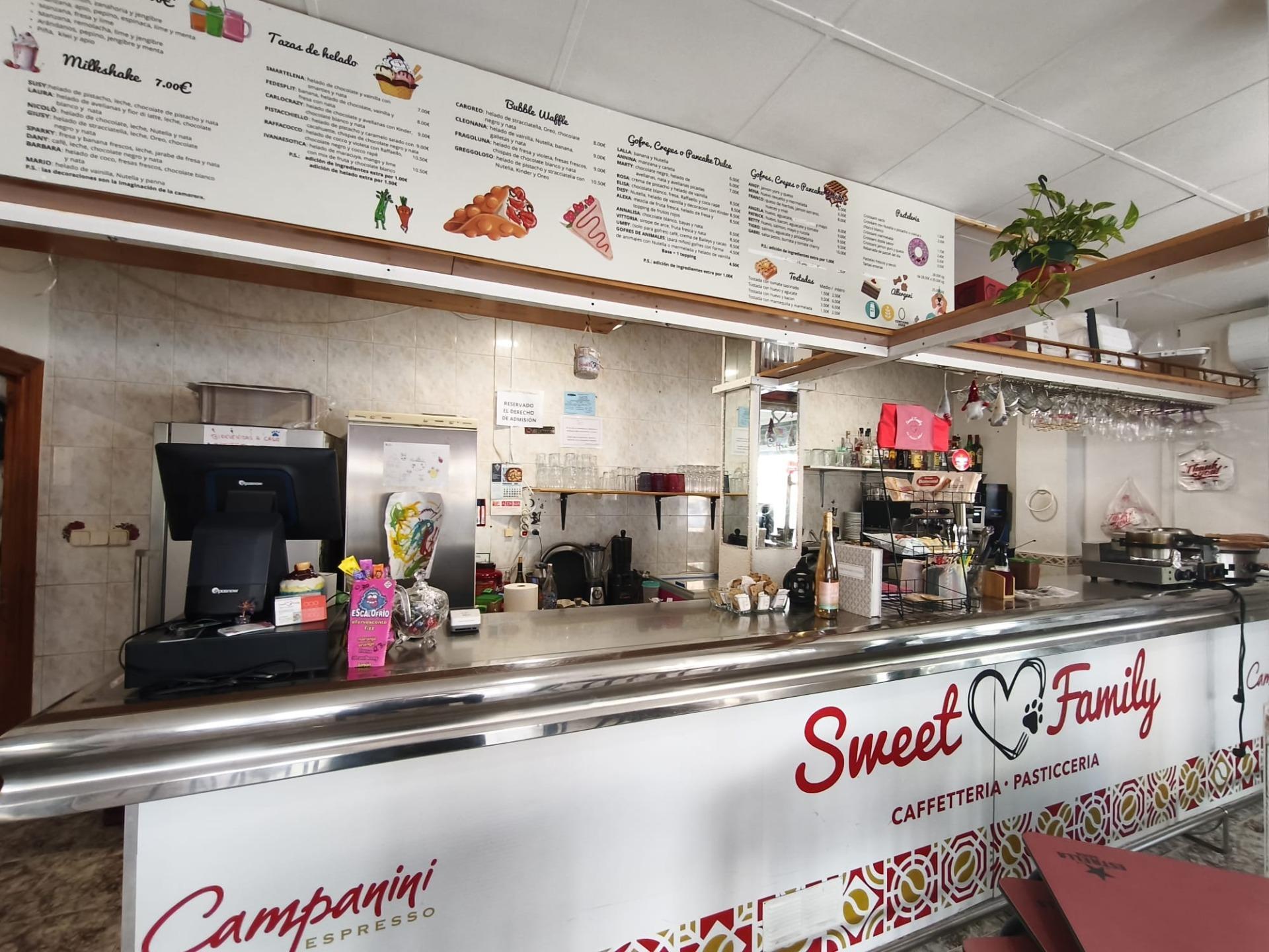 traspaso Cafetería con Encanto y Gran Terraza ? Concepto Pet Friendly Único en la Zona