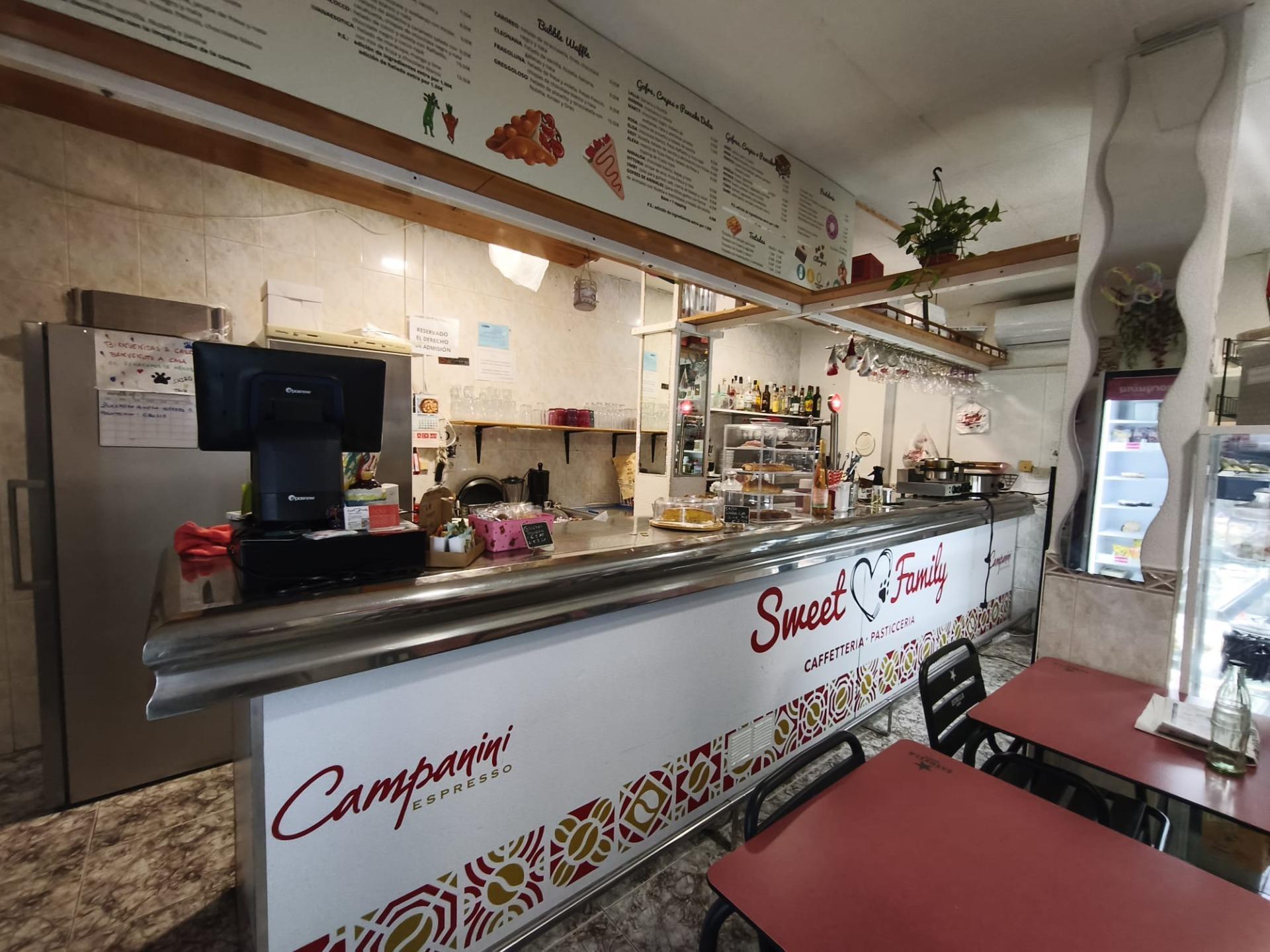 traspaso Cafetería con Encanto y Gran Terraza ? Concepto Pet Friendly Único en la Zona