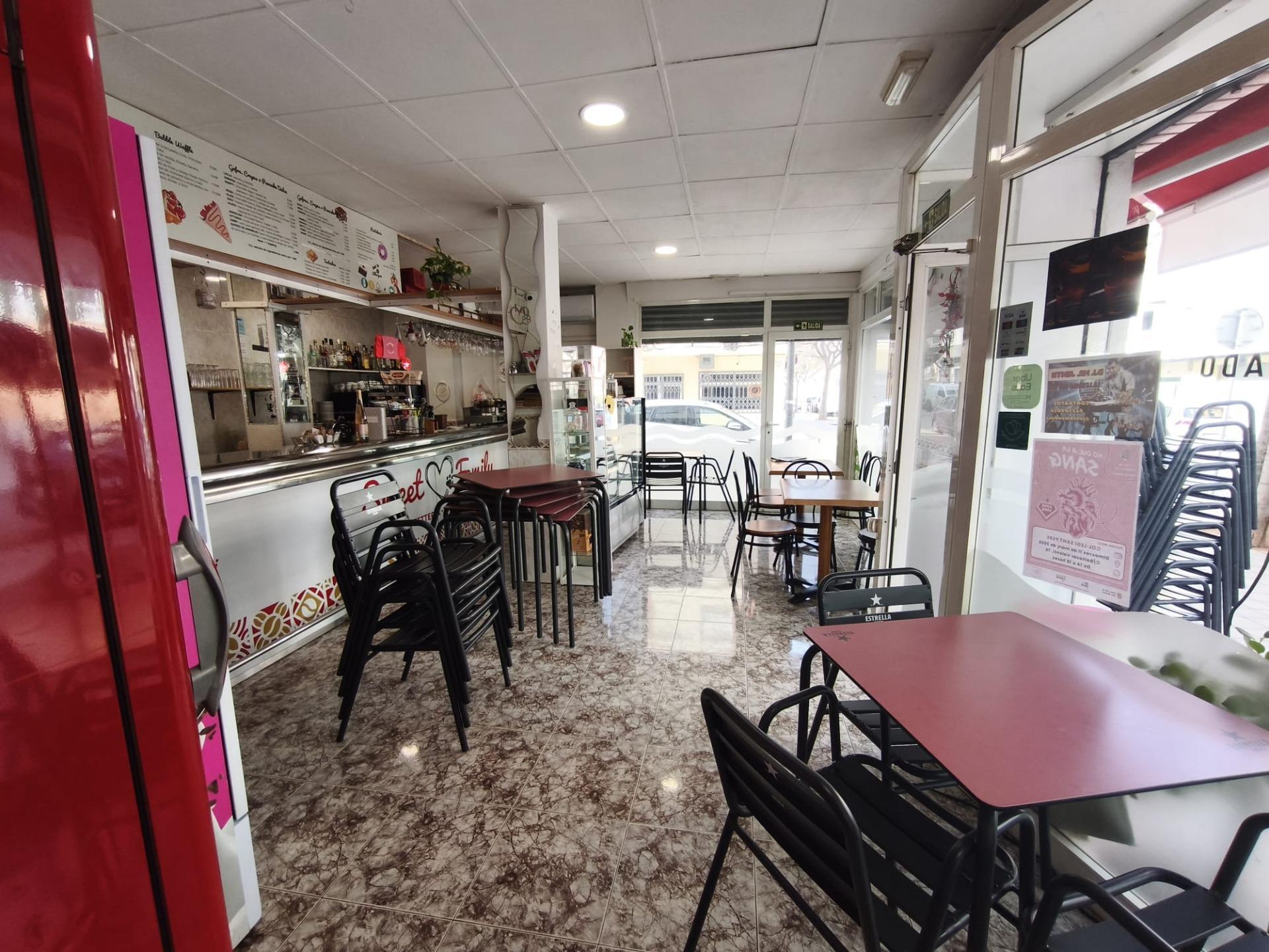 traspaso Cafetería con Encanto y Gran Terraza ? Concepto Pet Friendly Único en la Zona