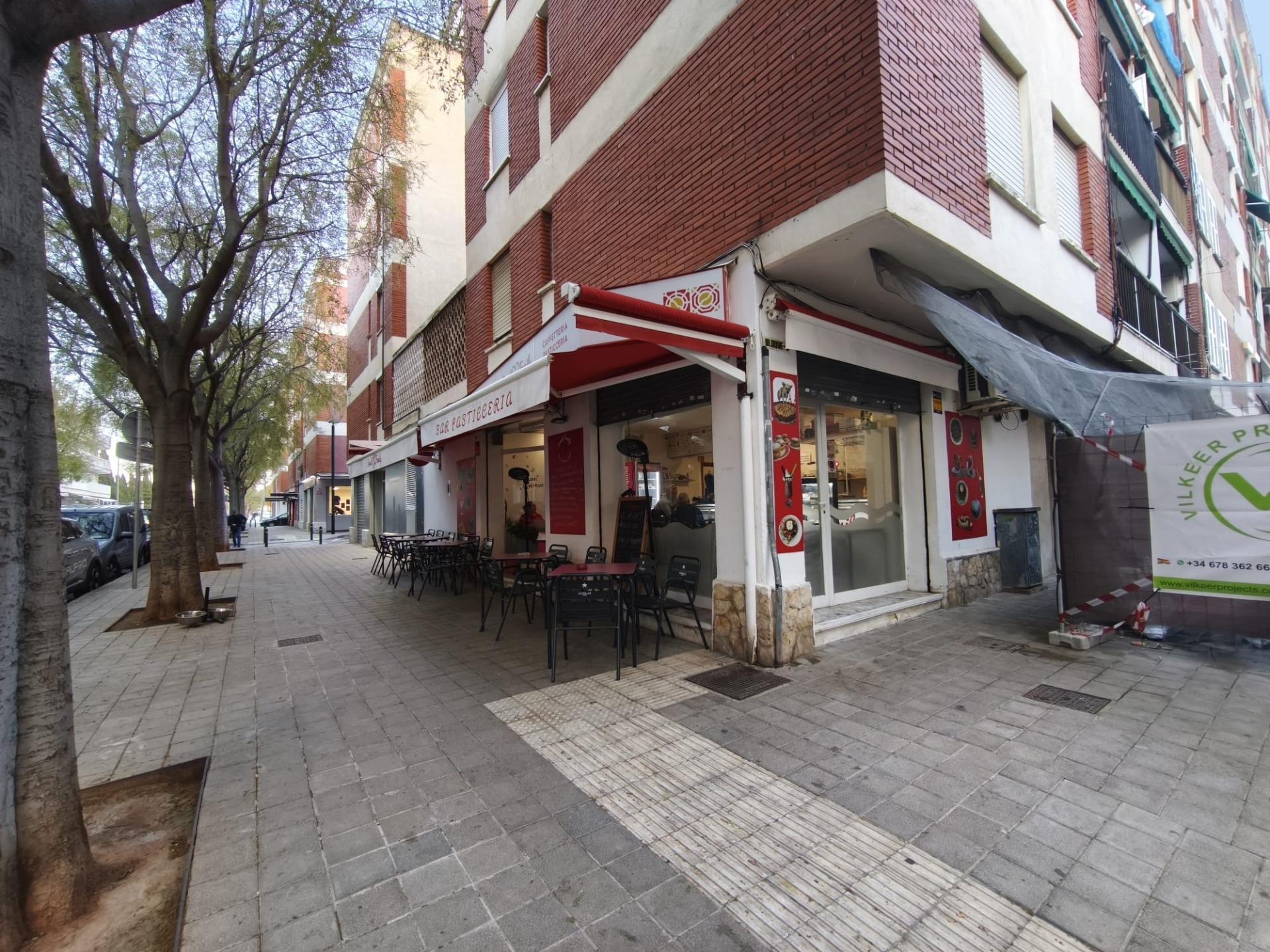 traspaso Cafetería con Encanto y Gran Terraza ? Concepto Pet Friendly Único en la Zona