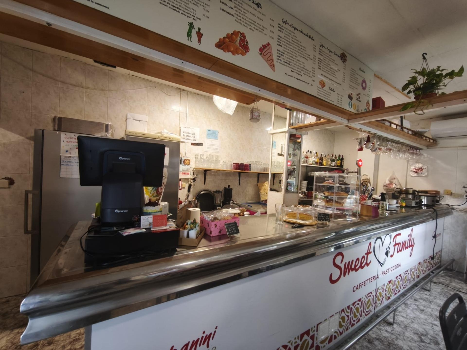 traspaso Cafetería con Encanto y Gran Terraza ? Concepto Pet Friendly Único en la Zona