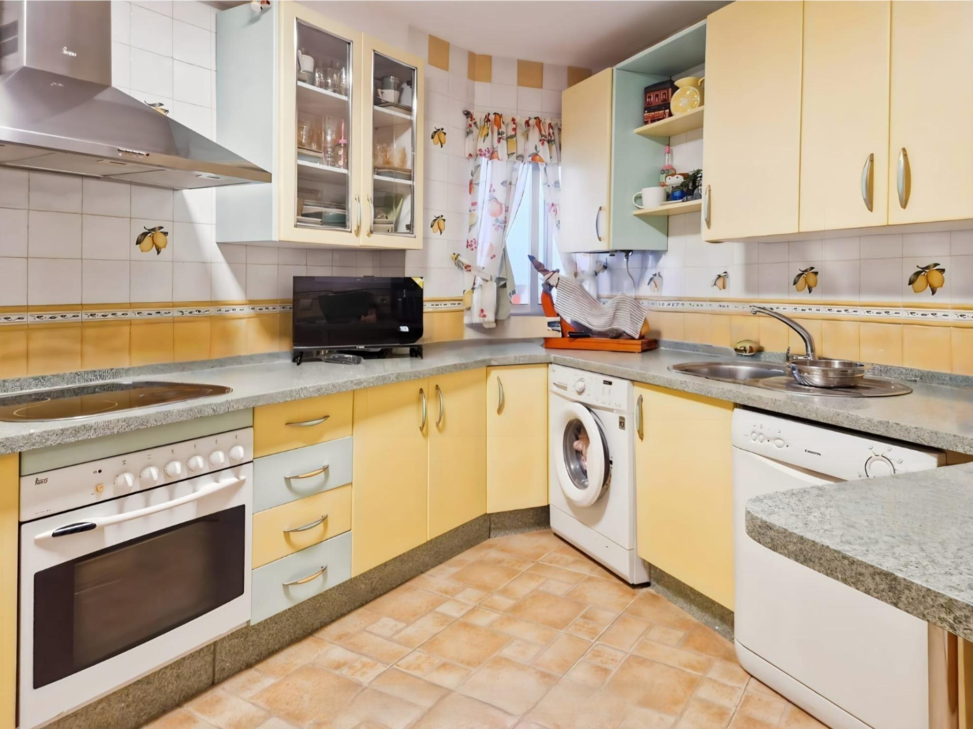 PISO CON GRAN SALÓN Y TOTAL PRIVACIDAD EN CALLE RAFAEL LAFFÓN 1, SEVILLA