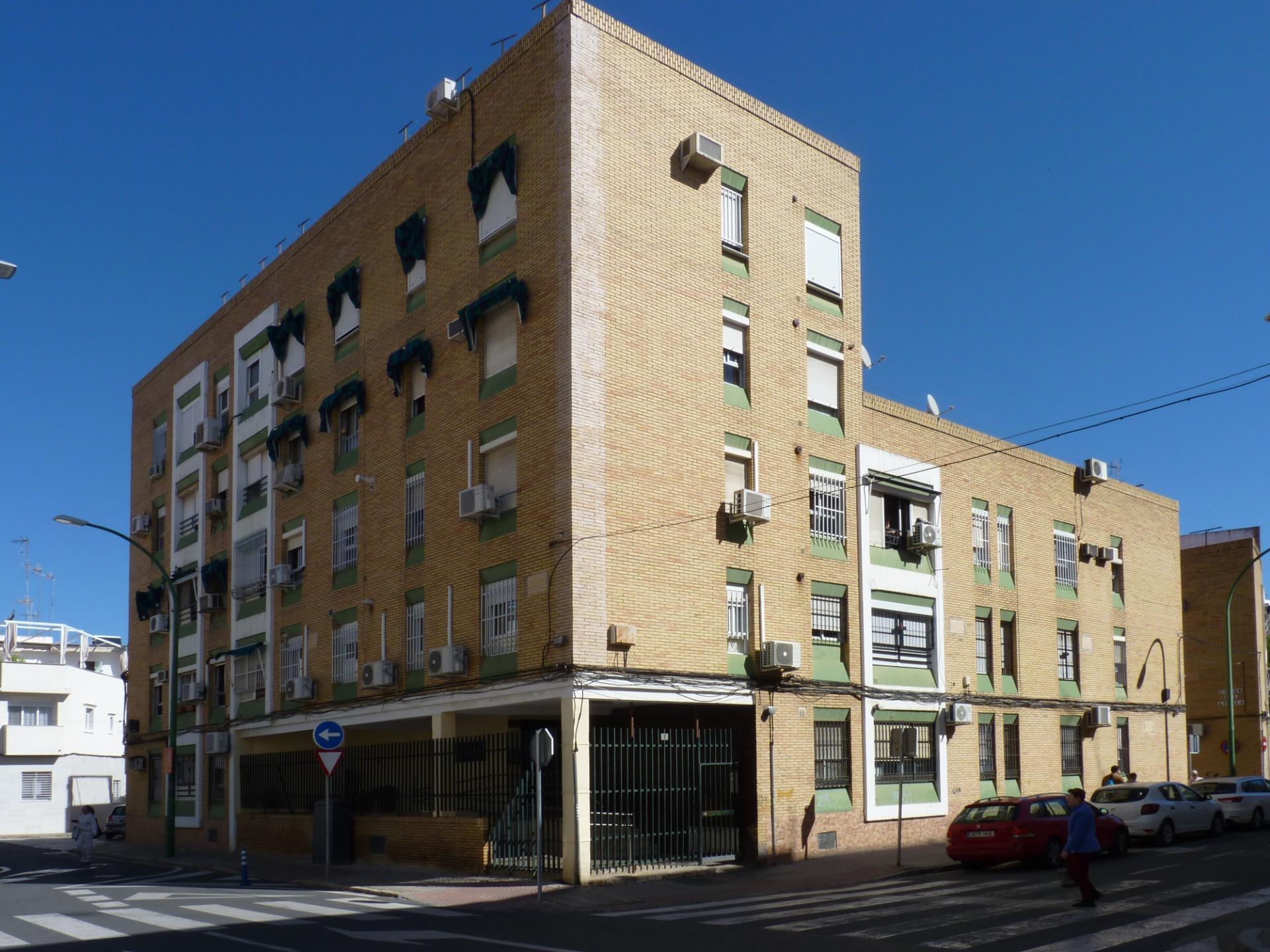 PISO CON GRAN SALÓN Y TOTAL PRIVACIDAD EN CALLE RAFAEL LAFFÓN 1, SEVILLA